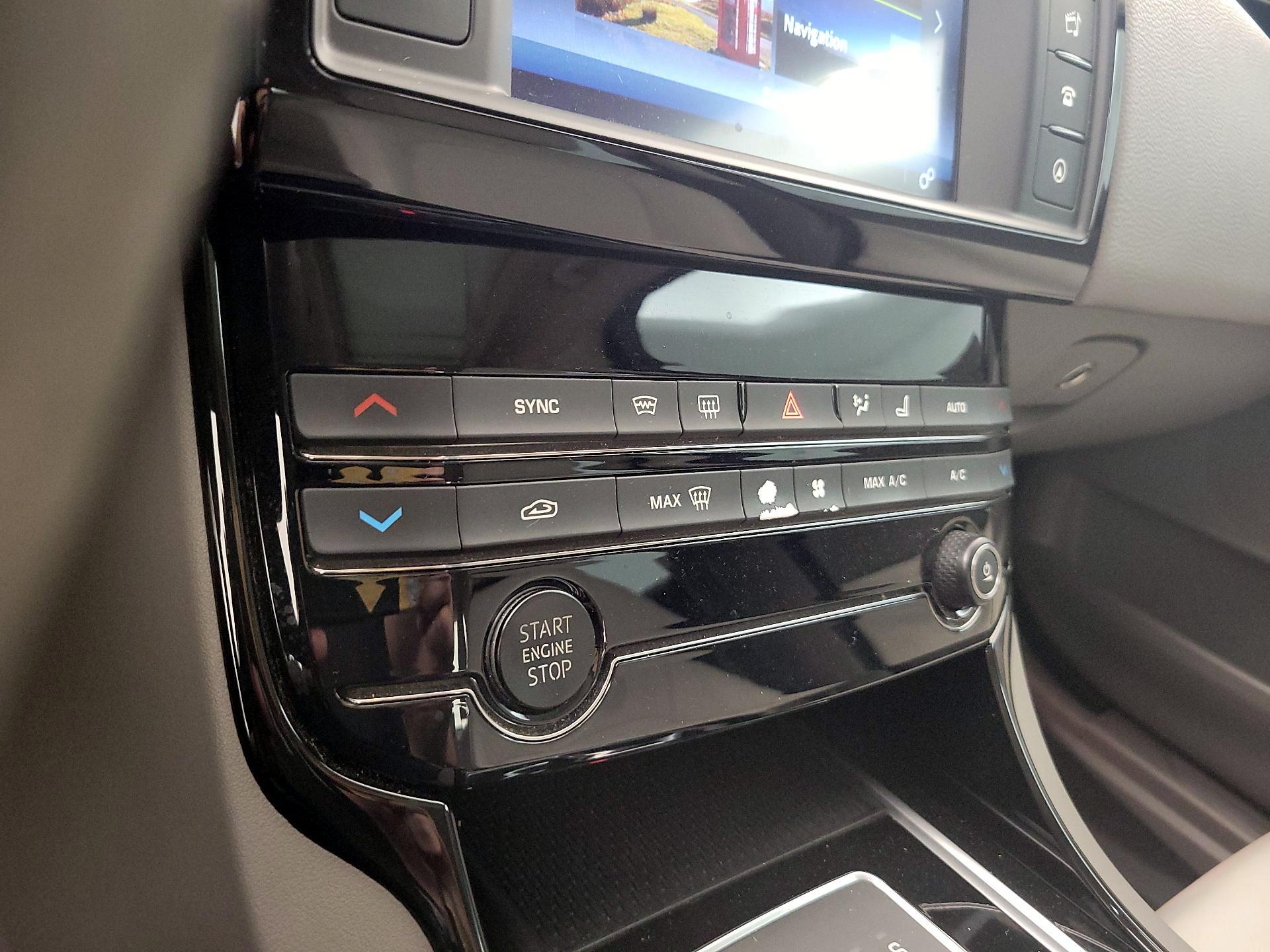 Thumbnail: 2017 Jaguar XE - 16