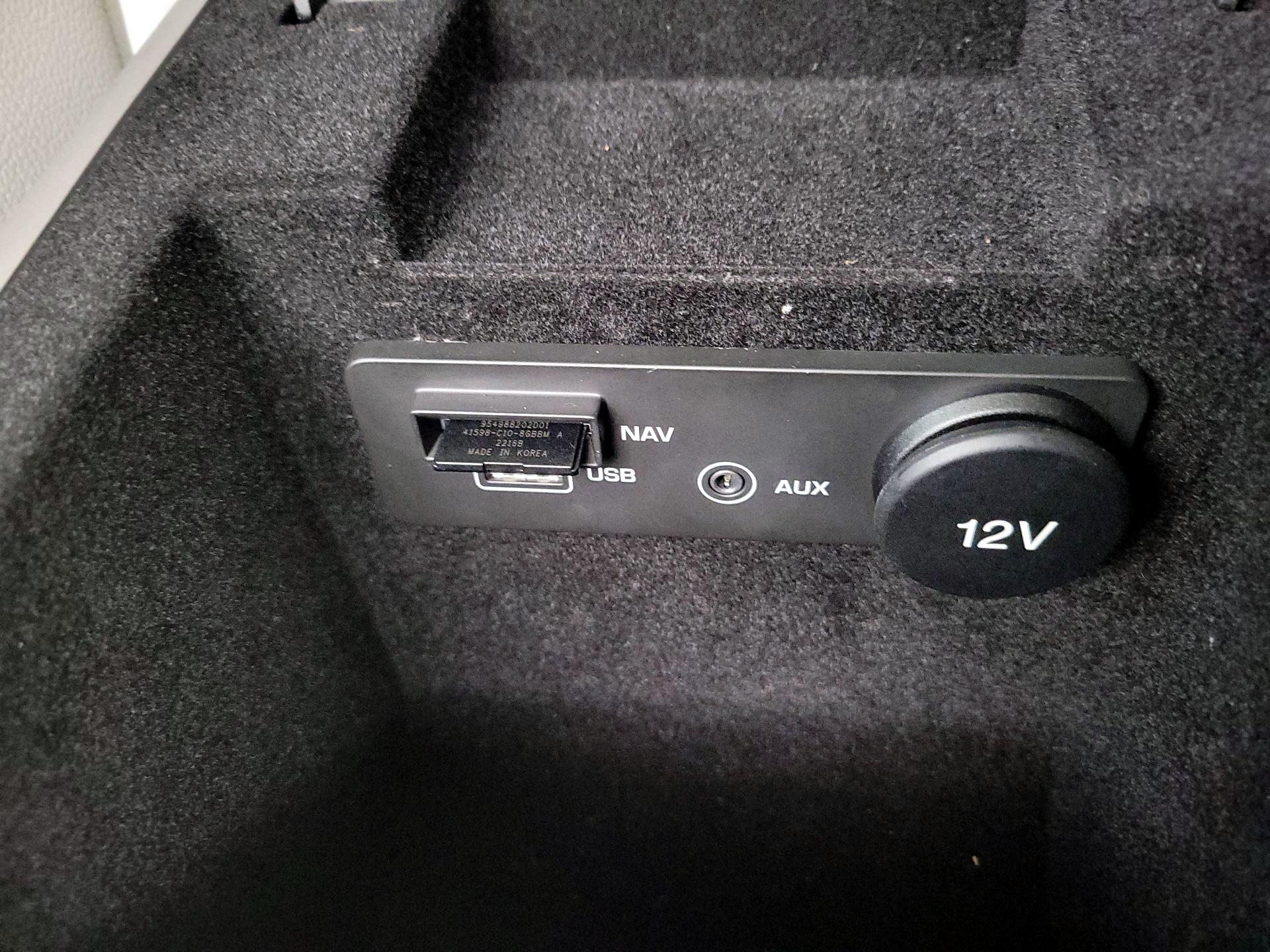 Thumbnail: 2017 Jaguar XE - 18