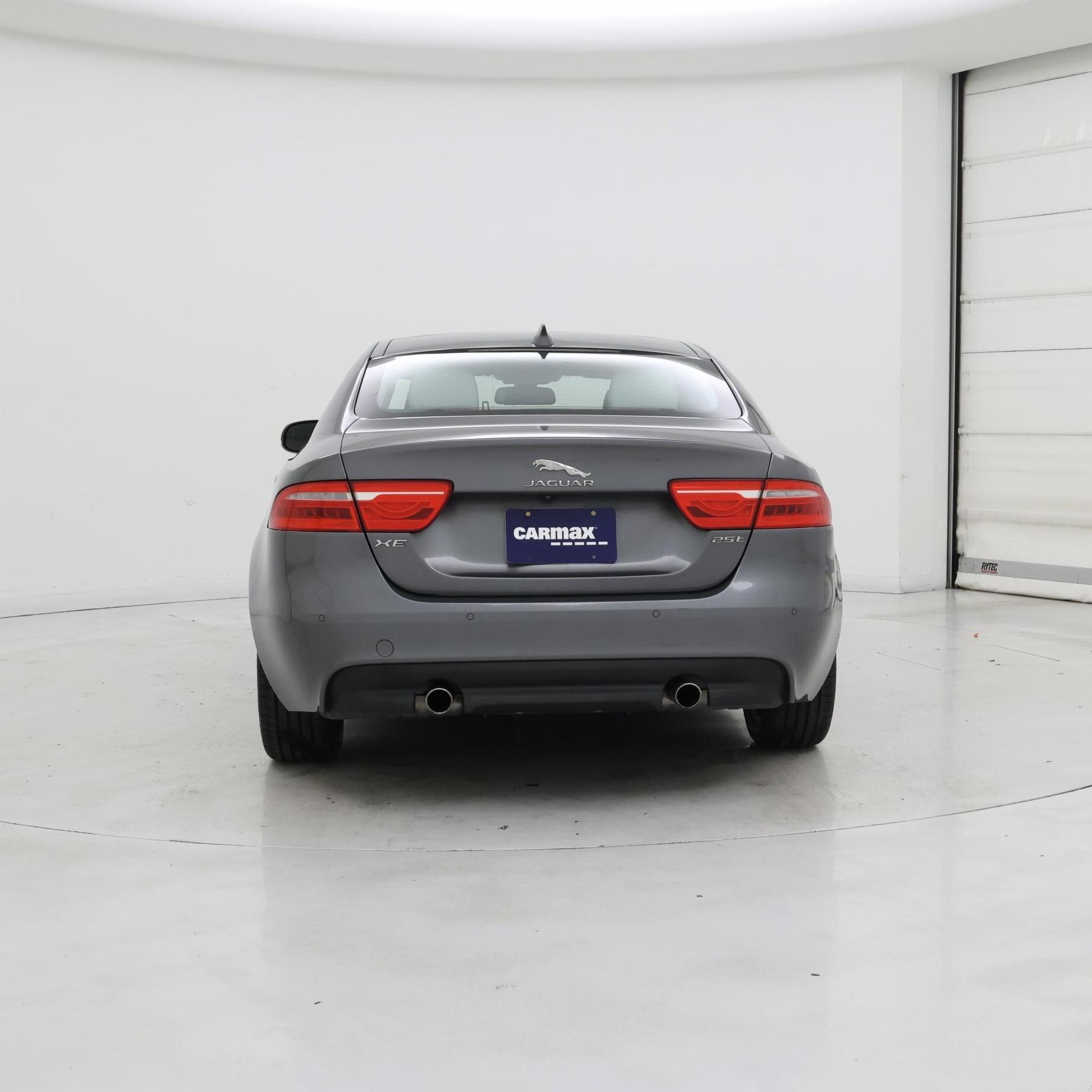 Thumbnail: 2017 Jaguar XE - 6