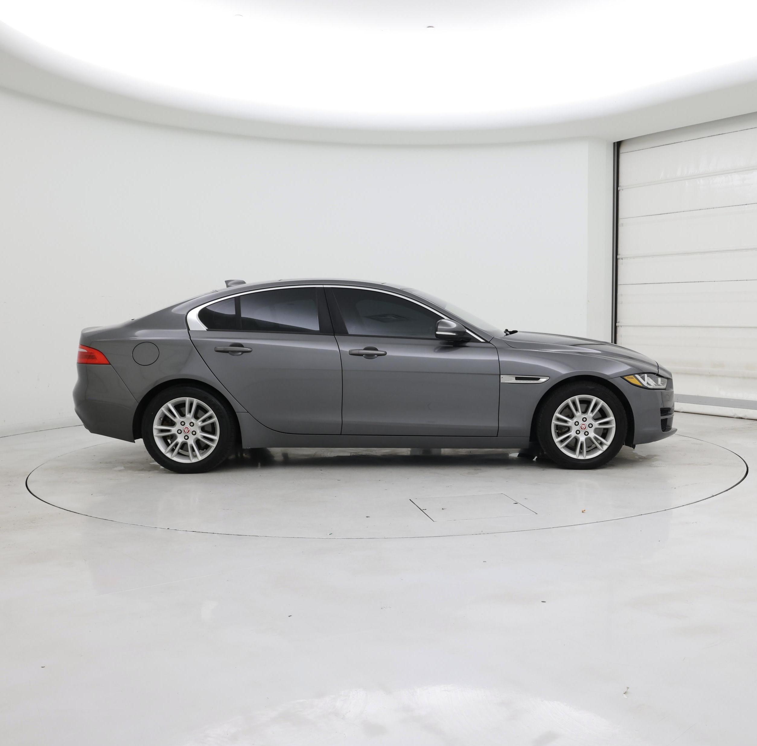 Thumbnail: 2017 Jaguar XE - 7