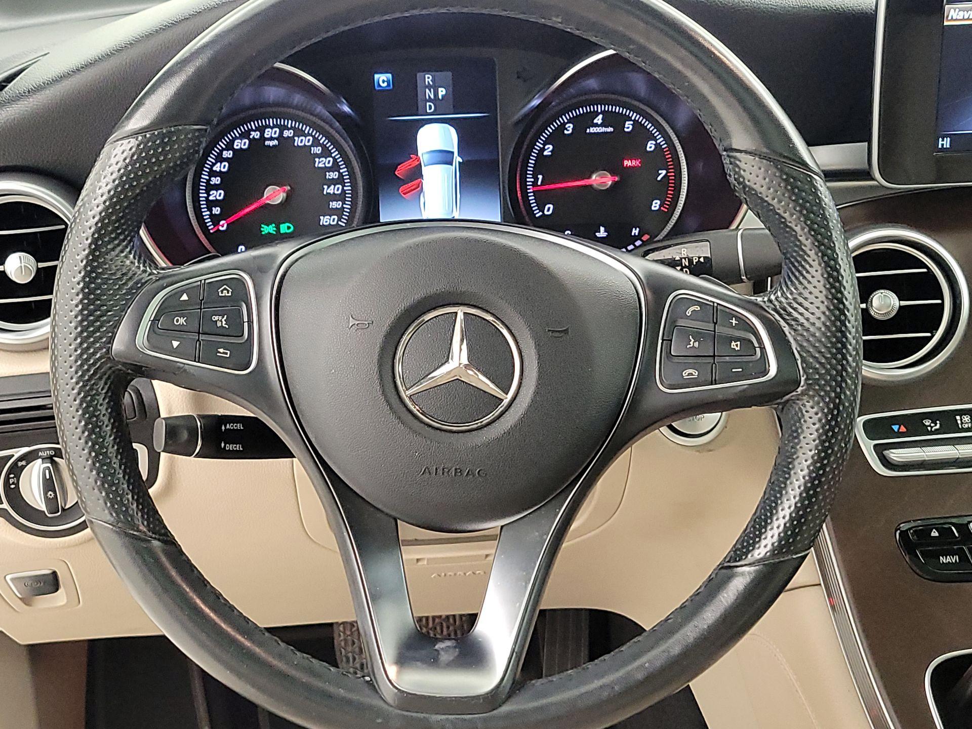 Thumbnail: 2018 Mercedes-Benz GLC - 10