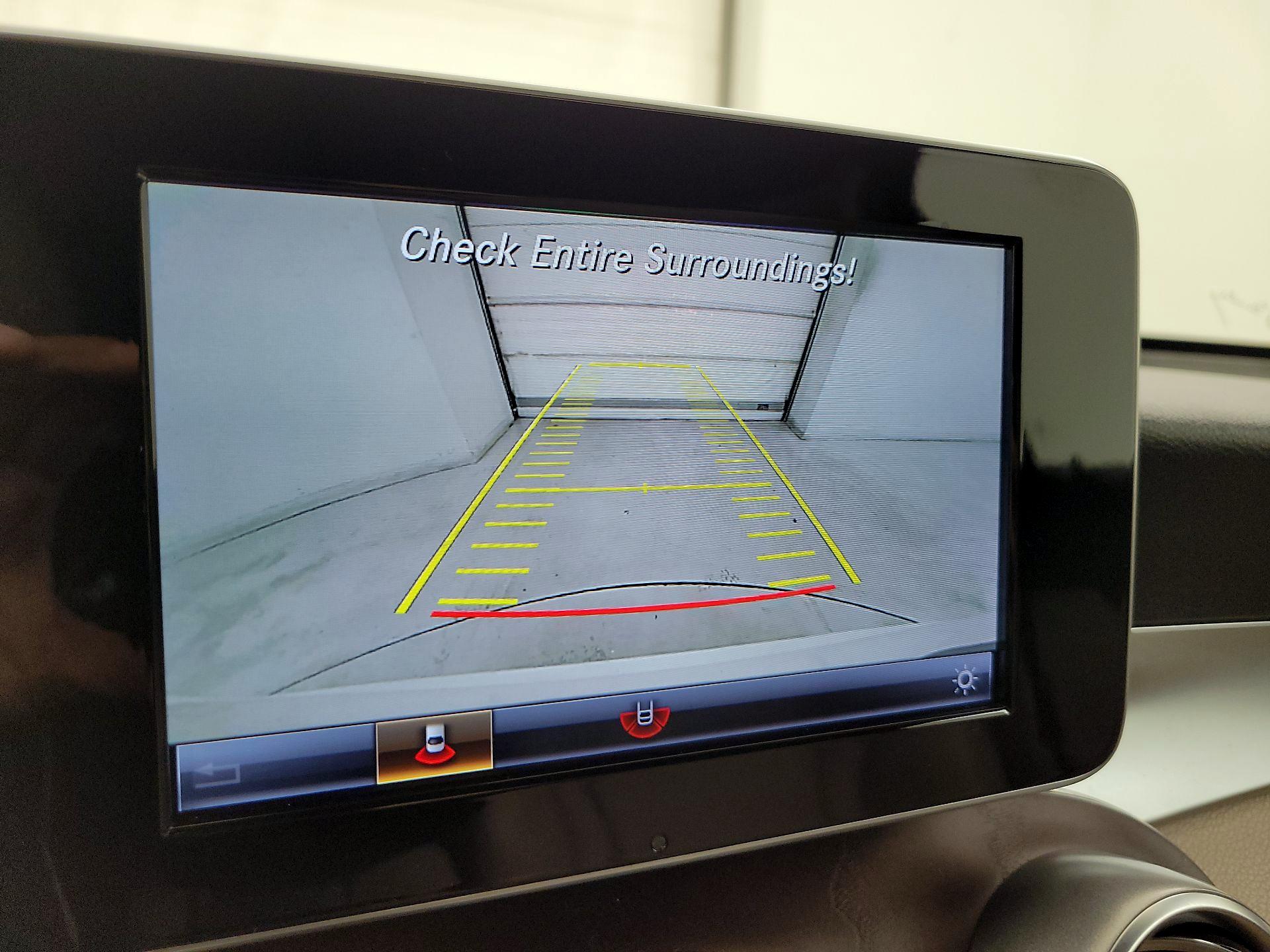 Thumbnail: 2018 Mercedes-Benz GLC - 15