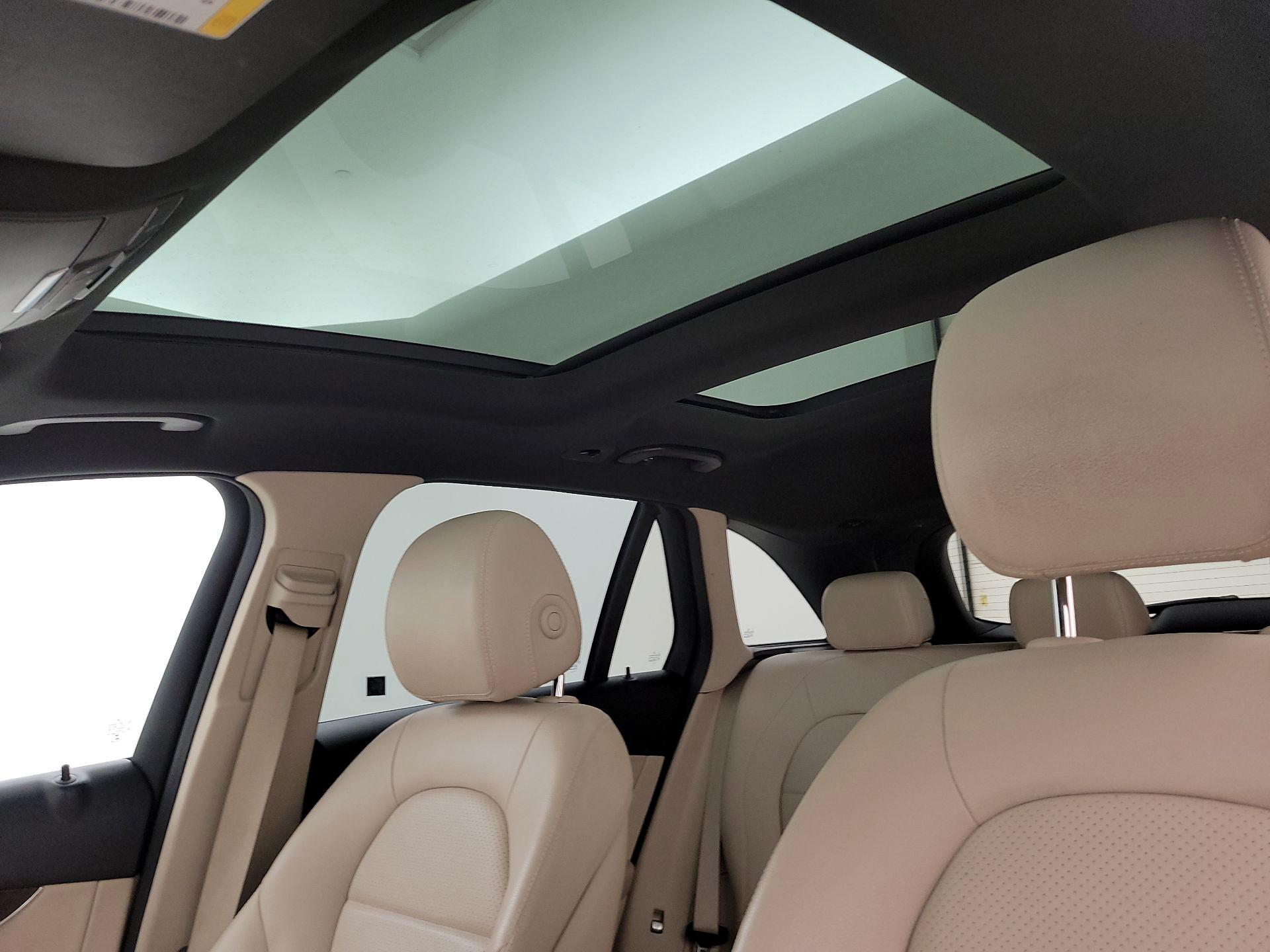 Thumbnail: 2018 Mercedes-Benz GLC - 20