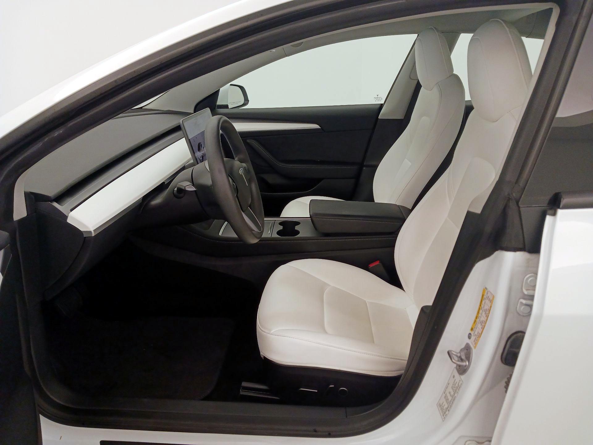 Thumbnail: 2023 Tesla Model 3 - 11