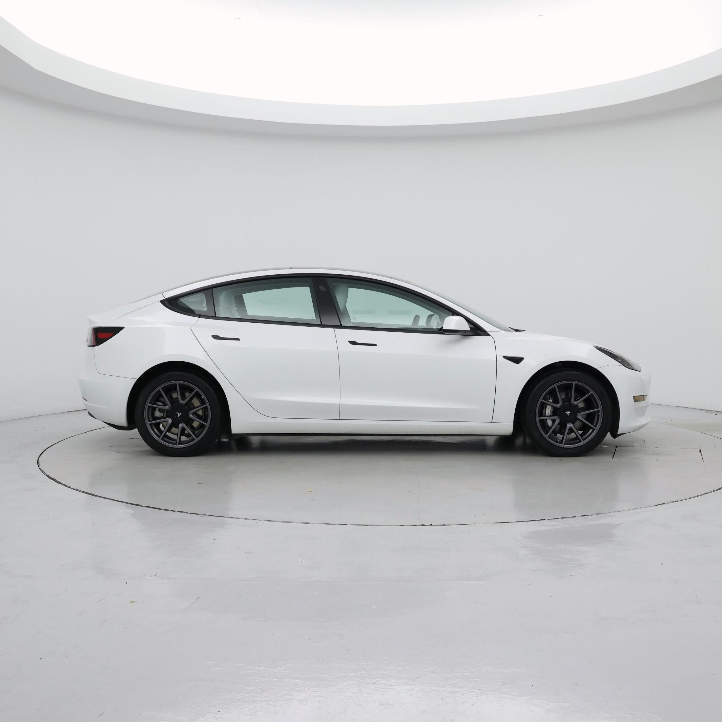 Thumbnail: 2023 Tesla Model 3 - 7