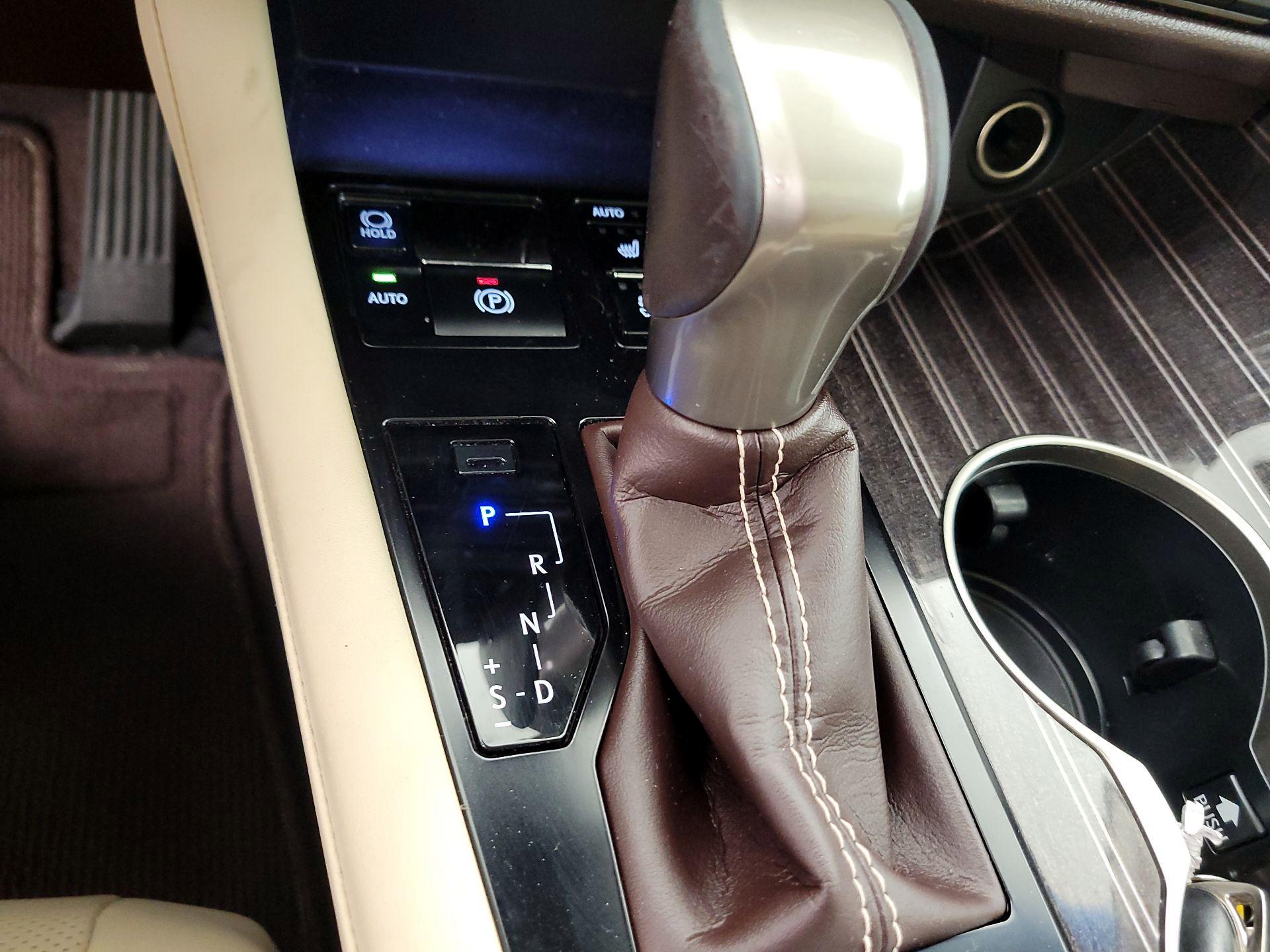 Thumbnail: 2019 Lexus RX - 18