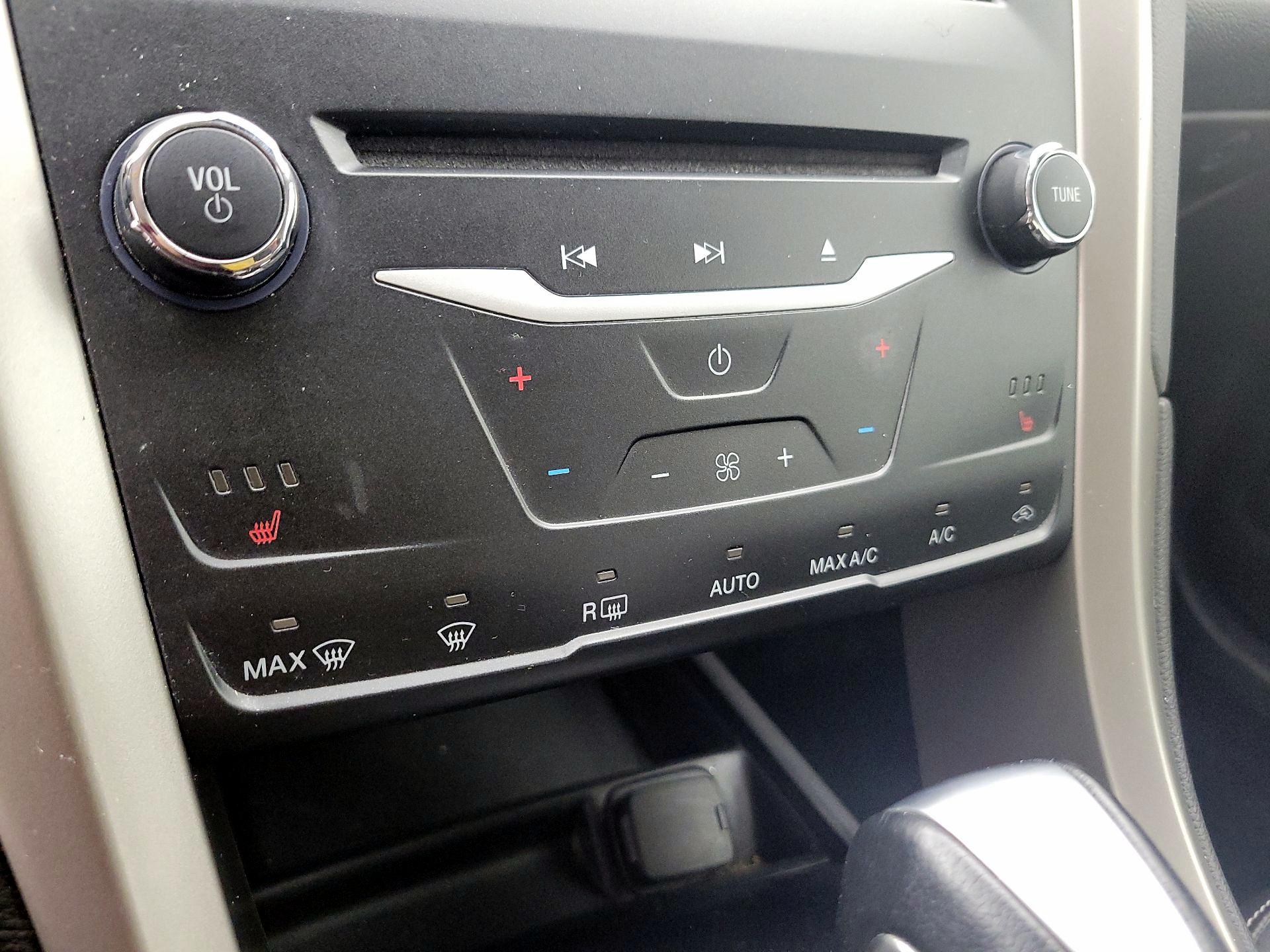 Thumbnail: 2014 Ford Fusion - 16