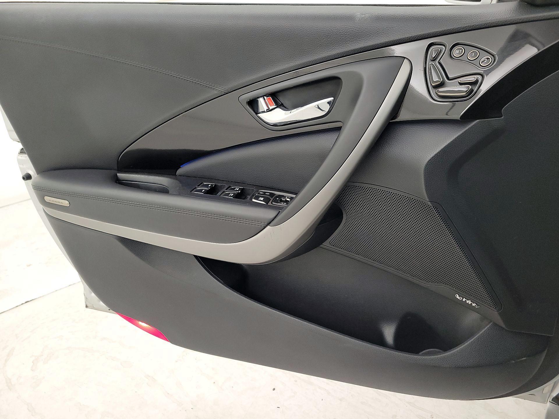 Thumbnail: 2014 Hyundai Azera - 12