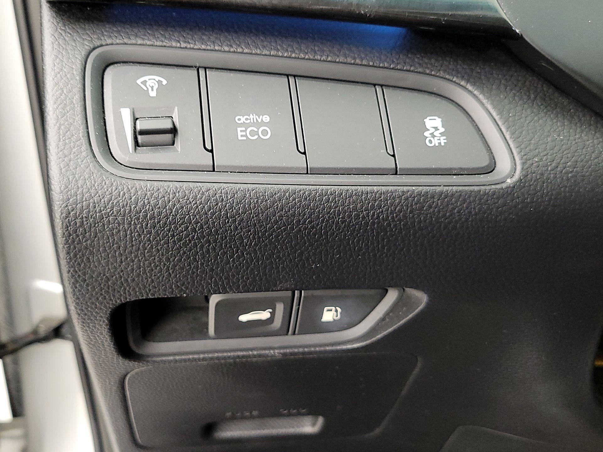 Thumbnail: 2014 Hyundai Azera - 13