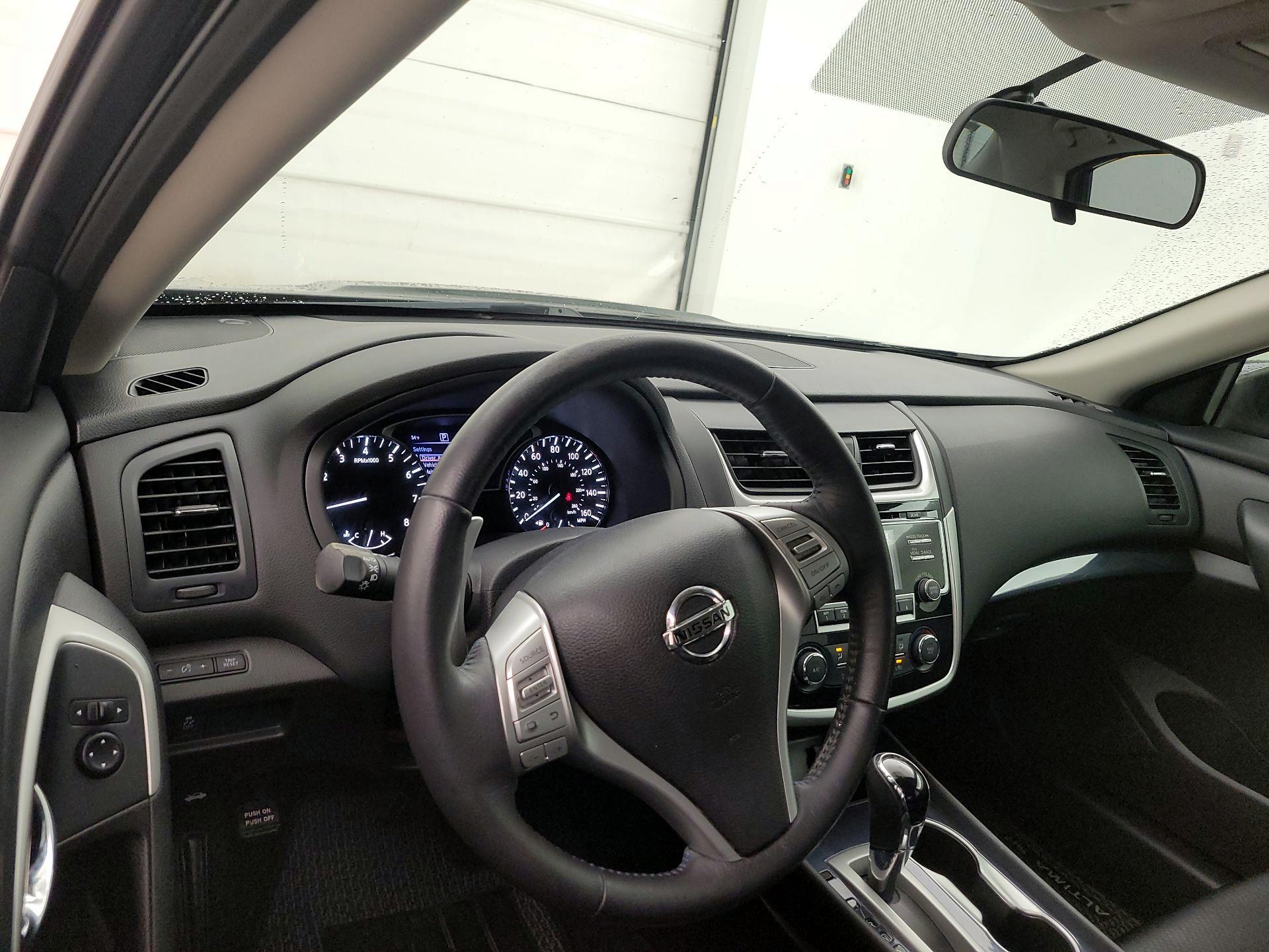 Thumbnail: 2018 Nissan Altima - 9