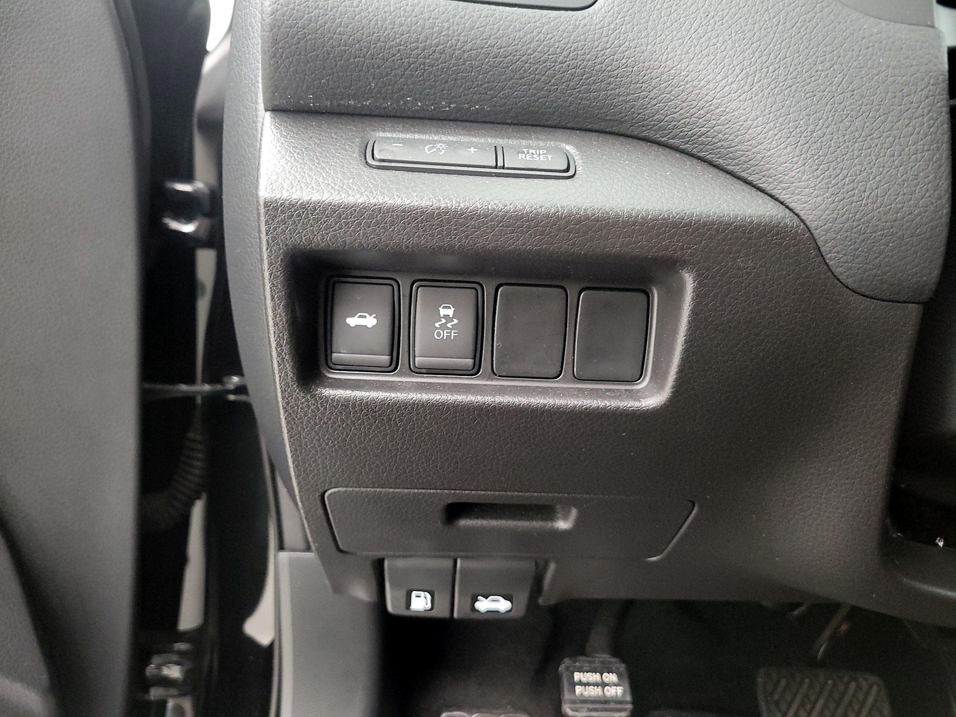 Thumbnail: 2018 Nissan Altima - 13