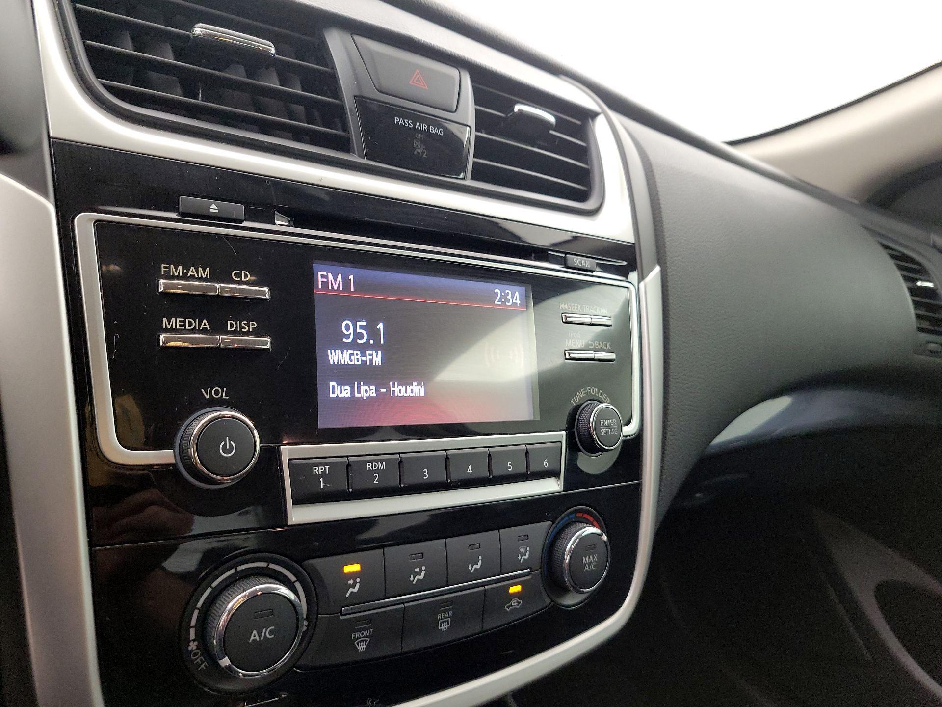 Thumbnail: 2018 Nissan Altima - 15