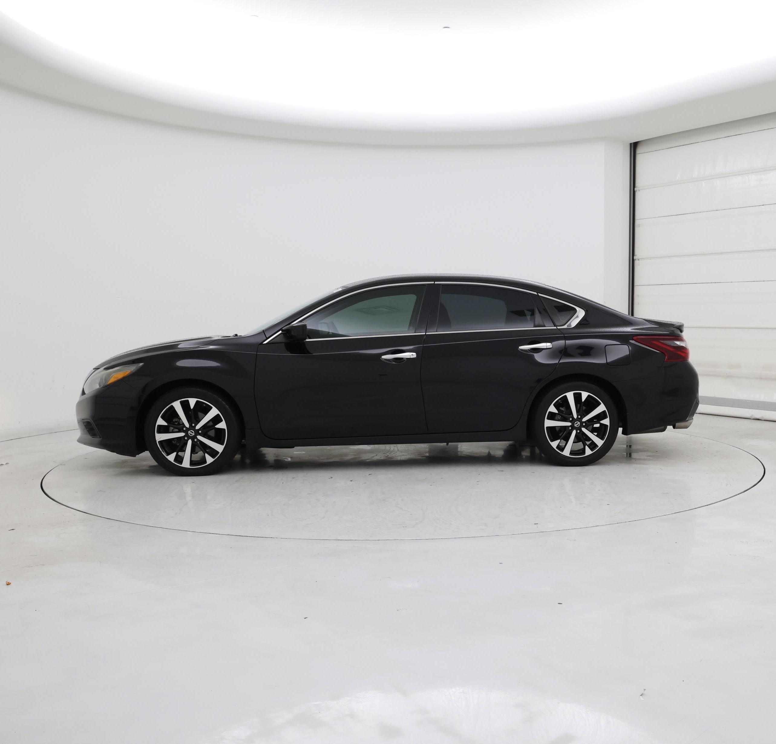 Thumbnail: 2018 Nissan Altima - 3