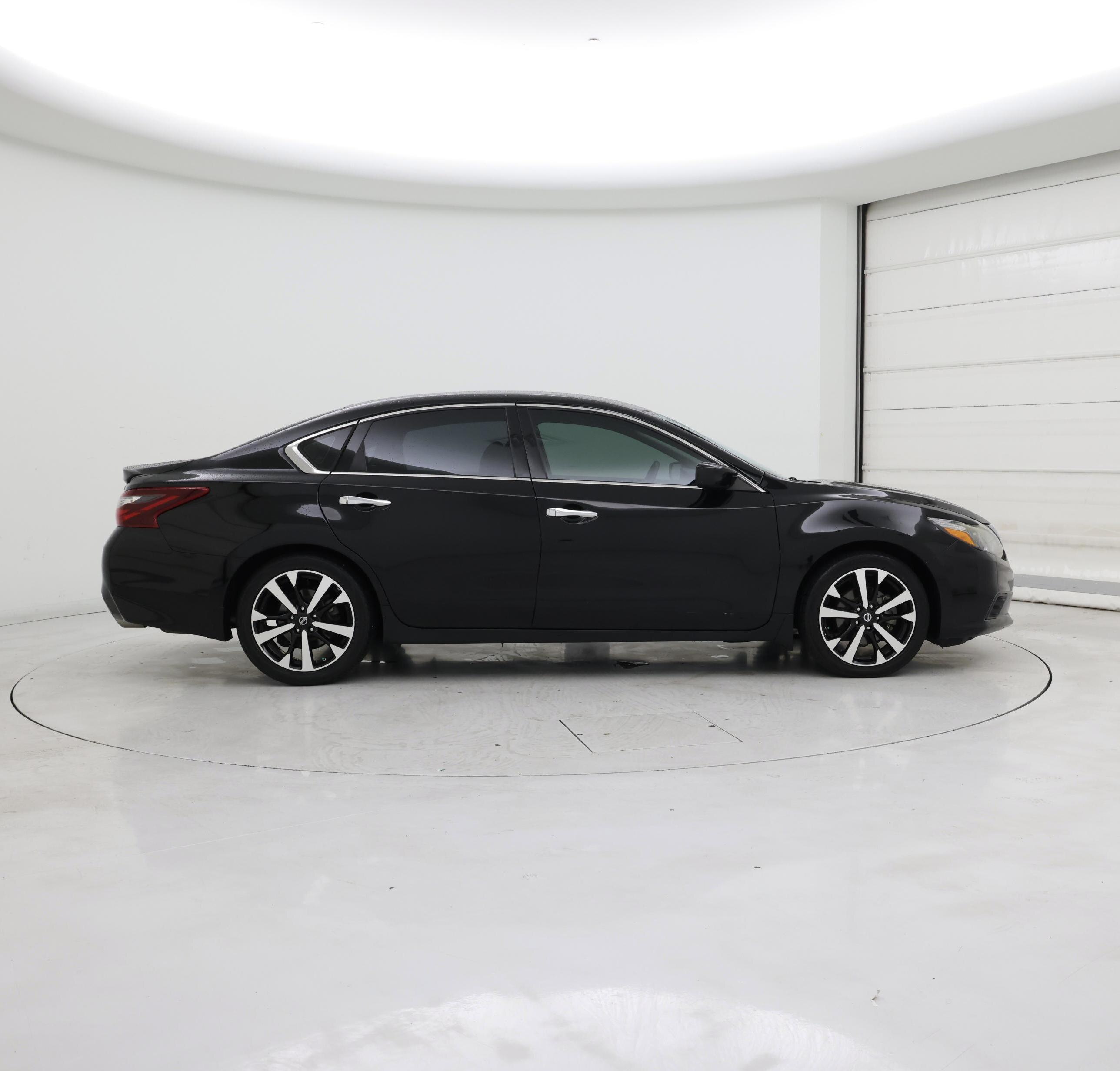 Thumbnail: 2018 Nissan Altima - 7