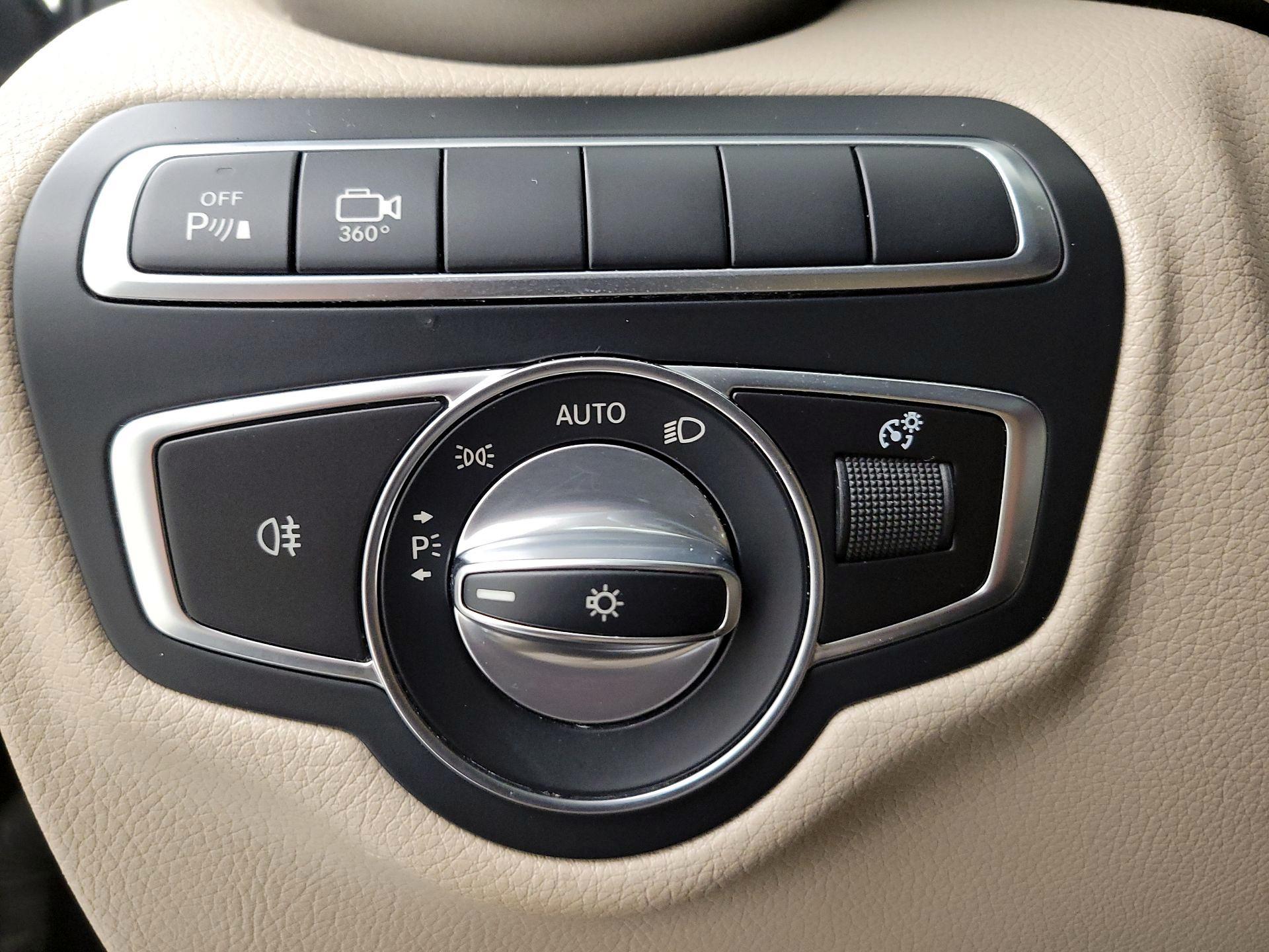 Thumbnail: 2019 Mercedes-Benz GLC - 13