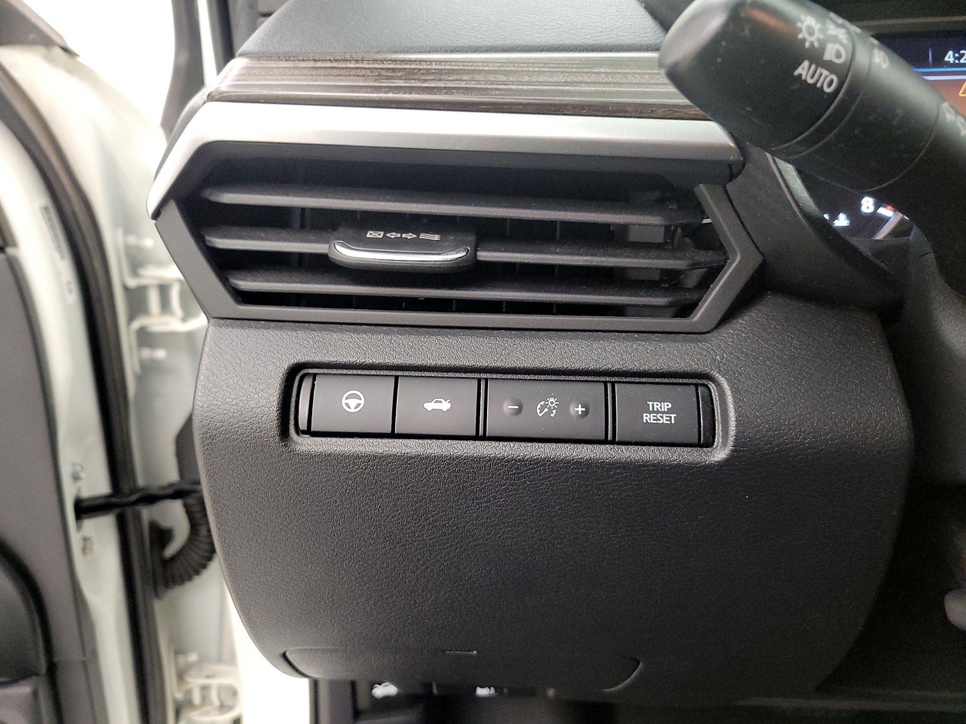 Thumbnail: 2020 Nissan Altima - 13