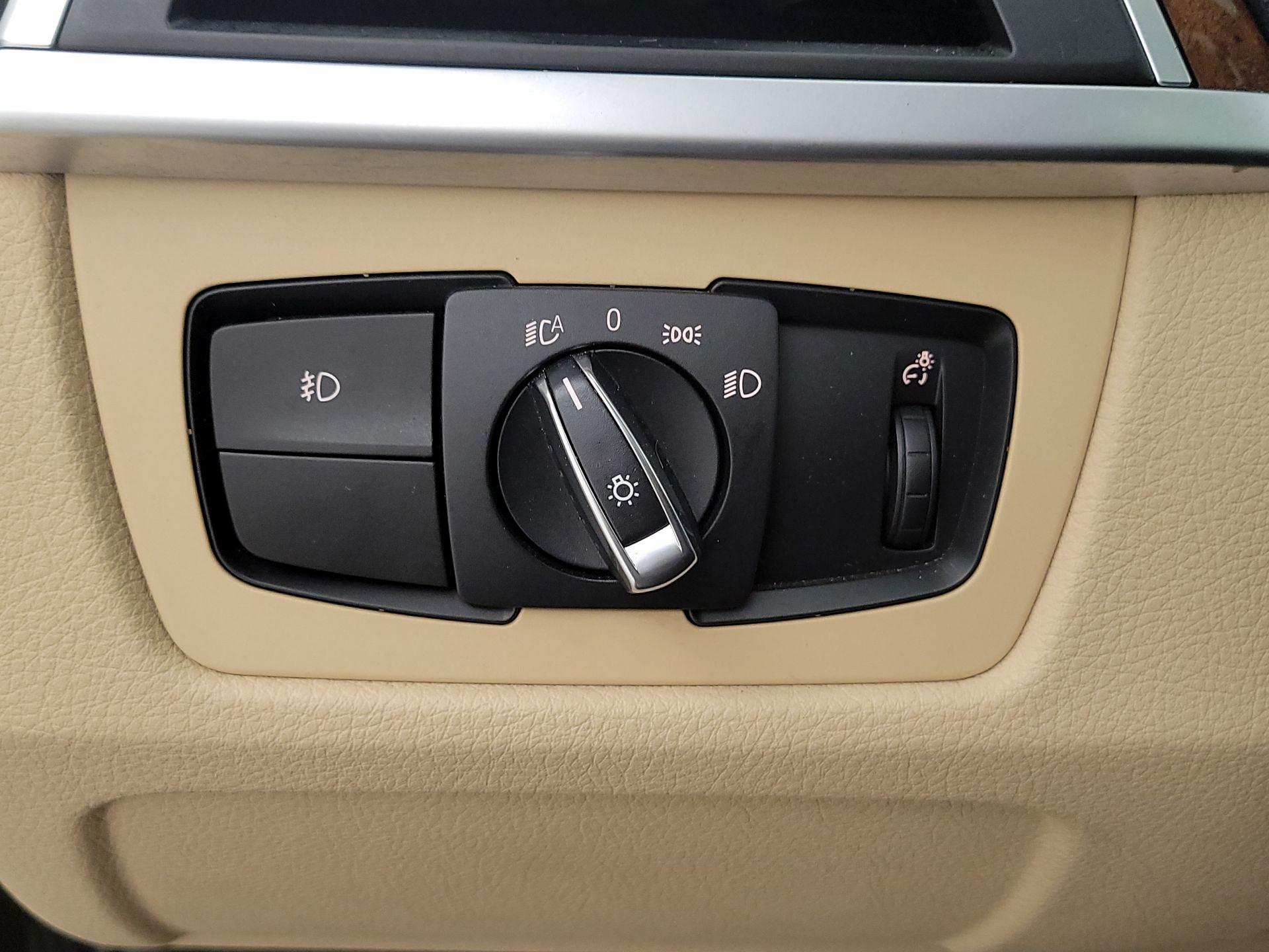 Thumbnail: 2017 BMW 3 Series - 13