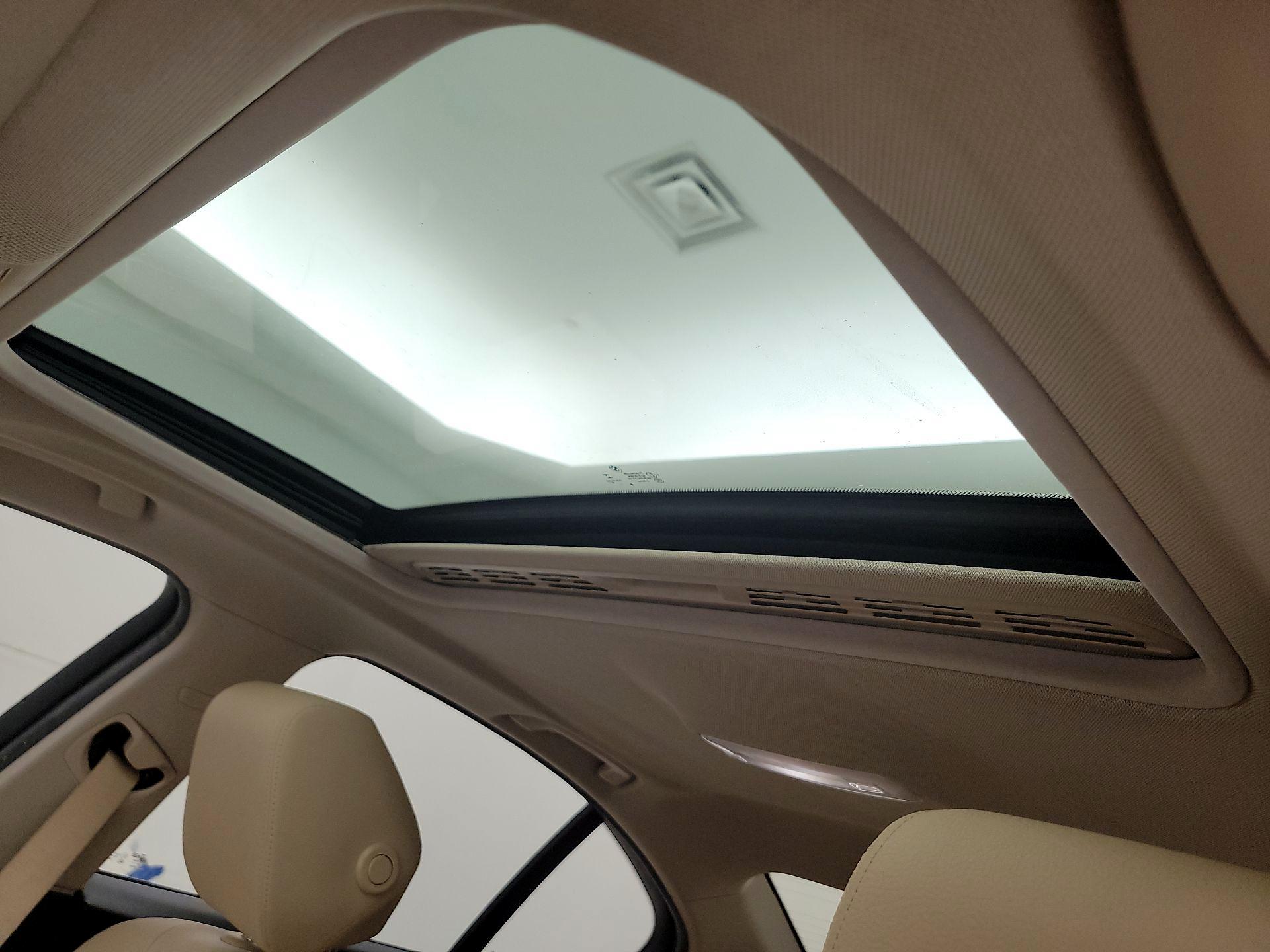 Thumbnail: 2017 BMW 3 Series - 18