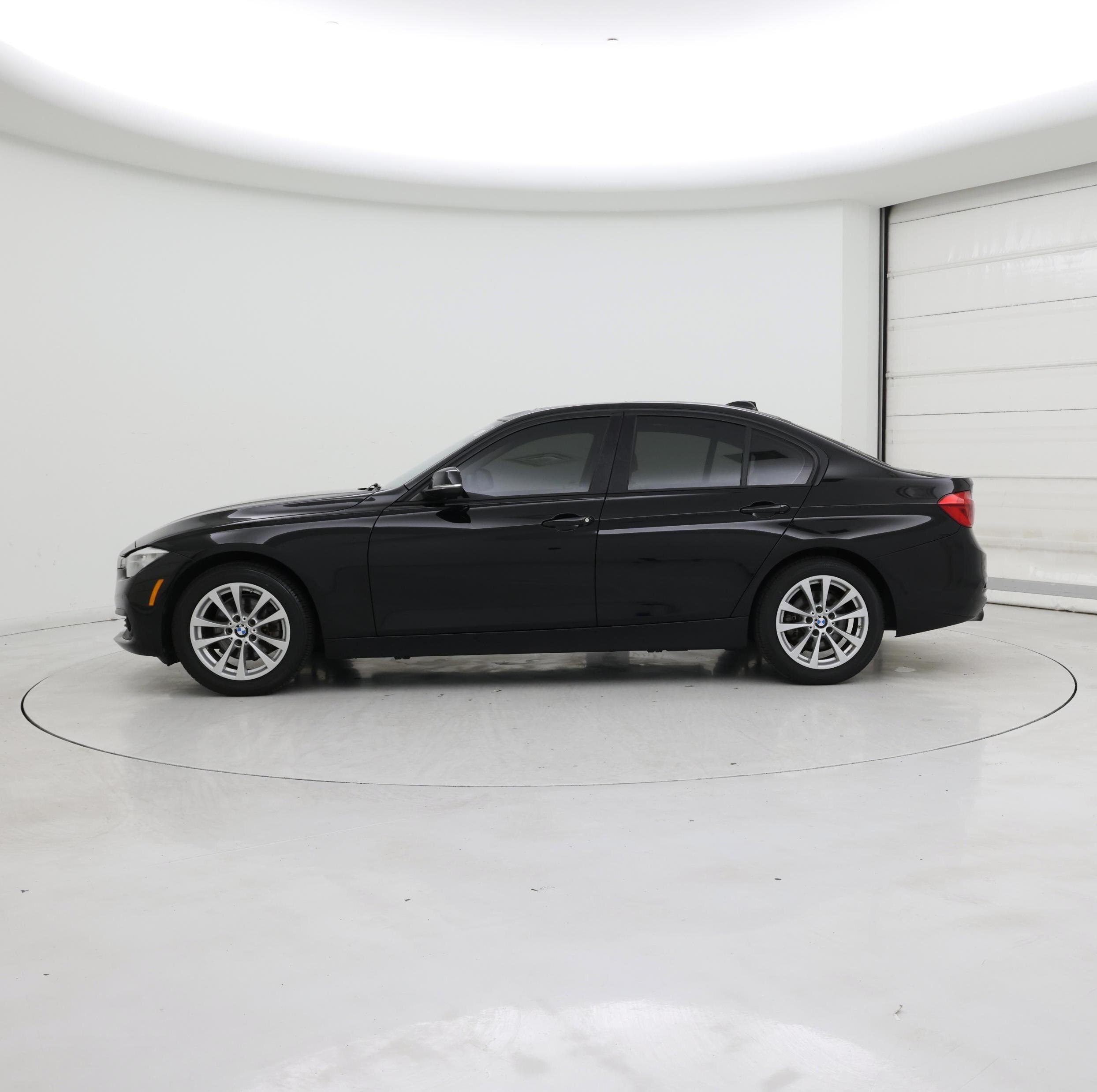 Thumbnail: 2017 BMW 3 Series - 3