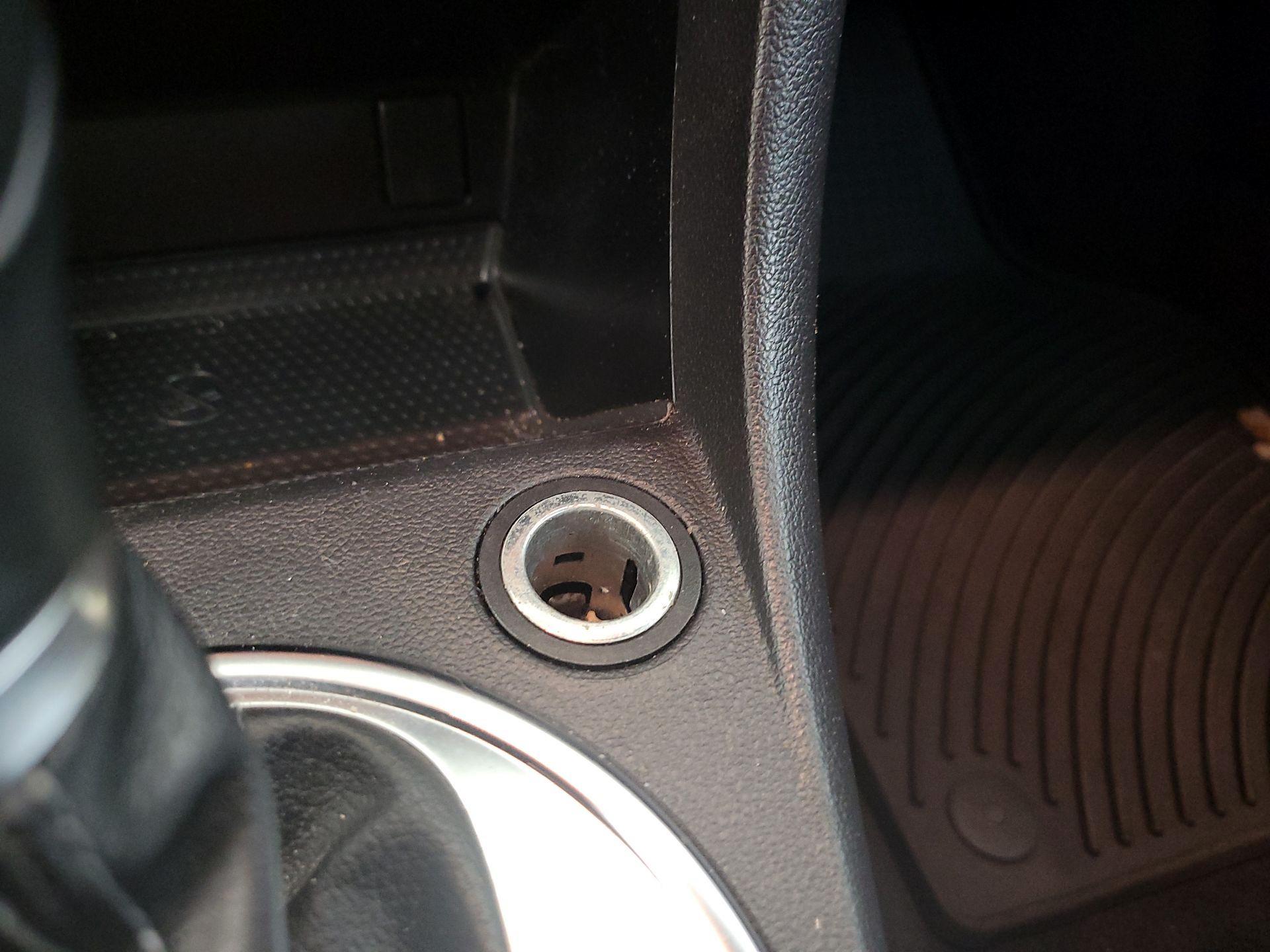 Thumbnail: 2014 Volkswagen Beetle - 18