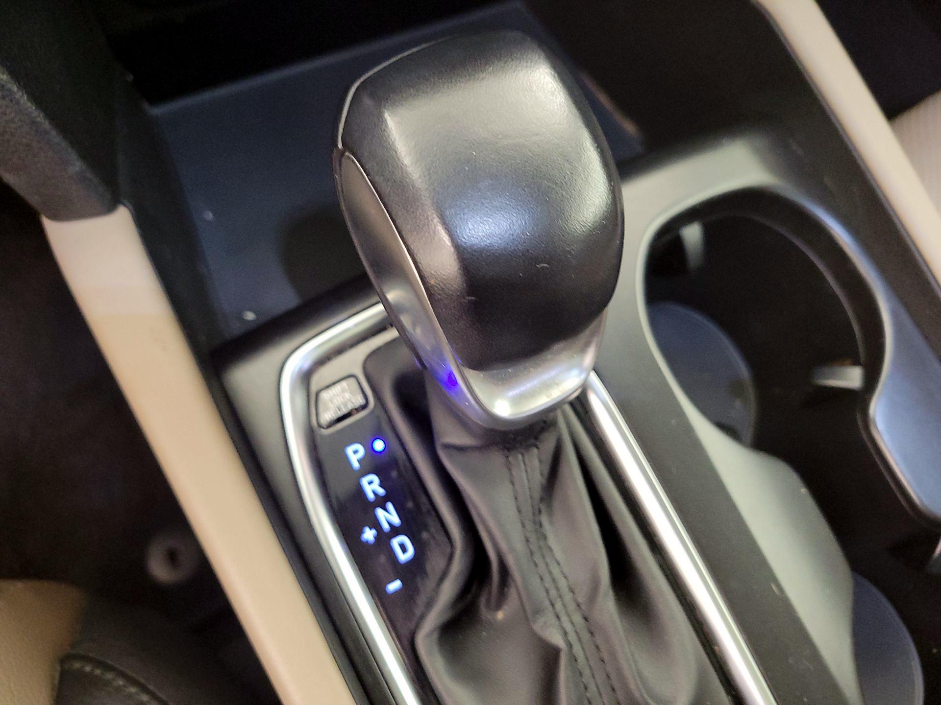 Thumbnail: 2019 Hyundai Santa Fe - 17