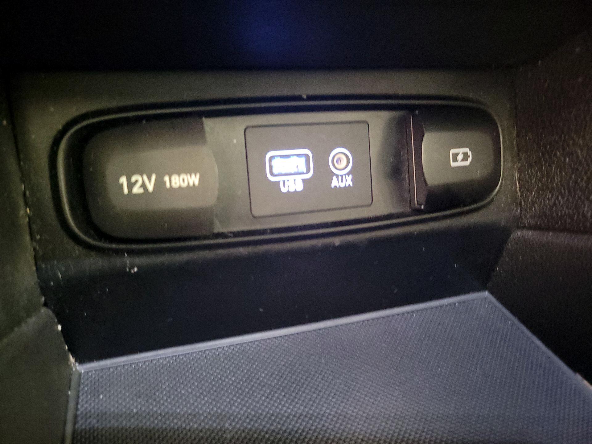 Thumbnail: 2019 Hyundai Santa Fe - 18