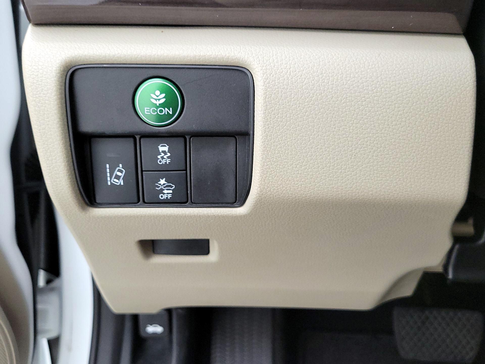 Thumbnail: 2016 Honda Accord - 13