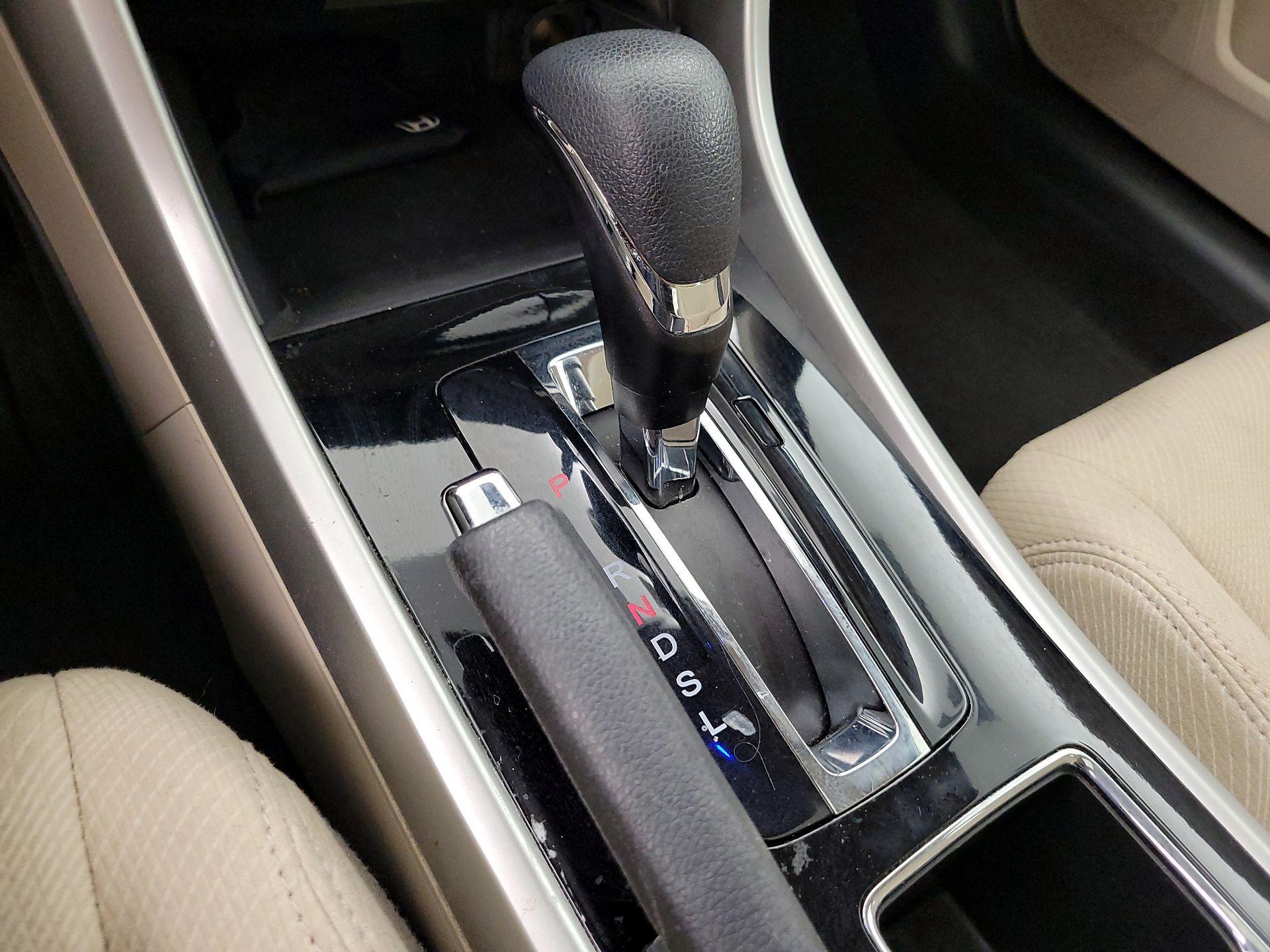 Thumbnail: 2016 Honda Accord - 17