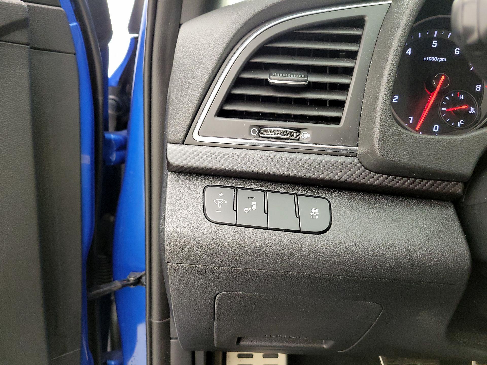 Thumbnail: 2018 Hyundai Elantra - 13