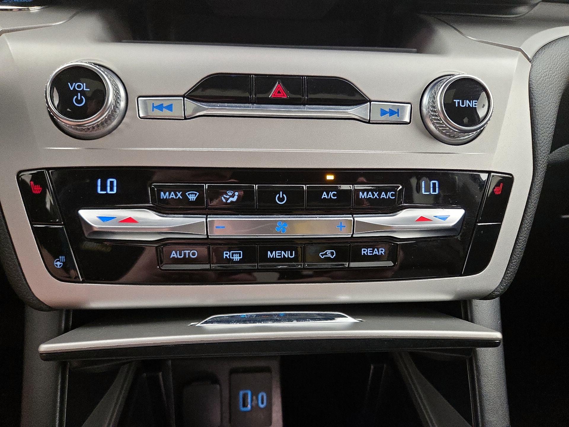 Thumbnail: 2021 Ford Explorer - 16