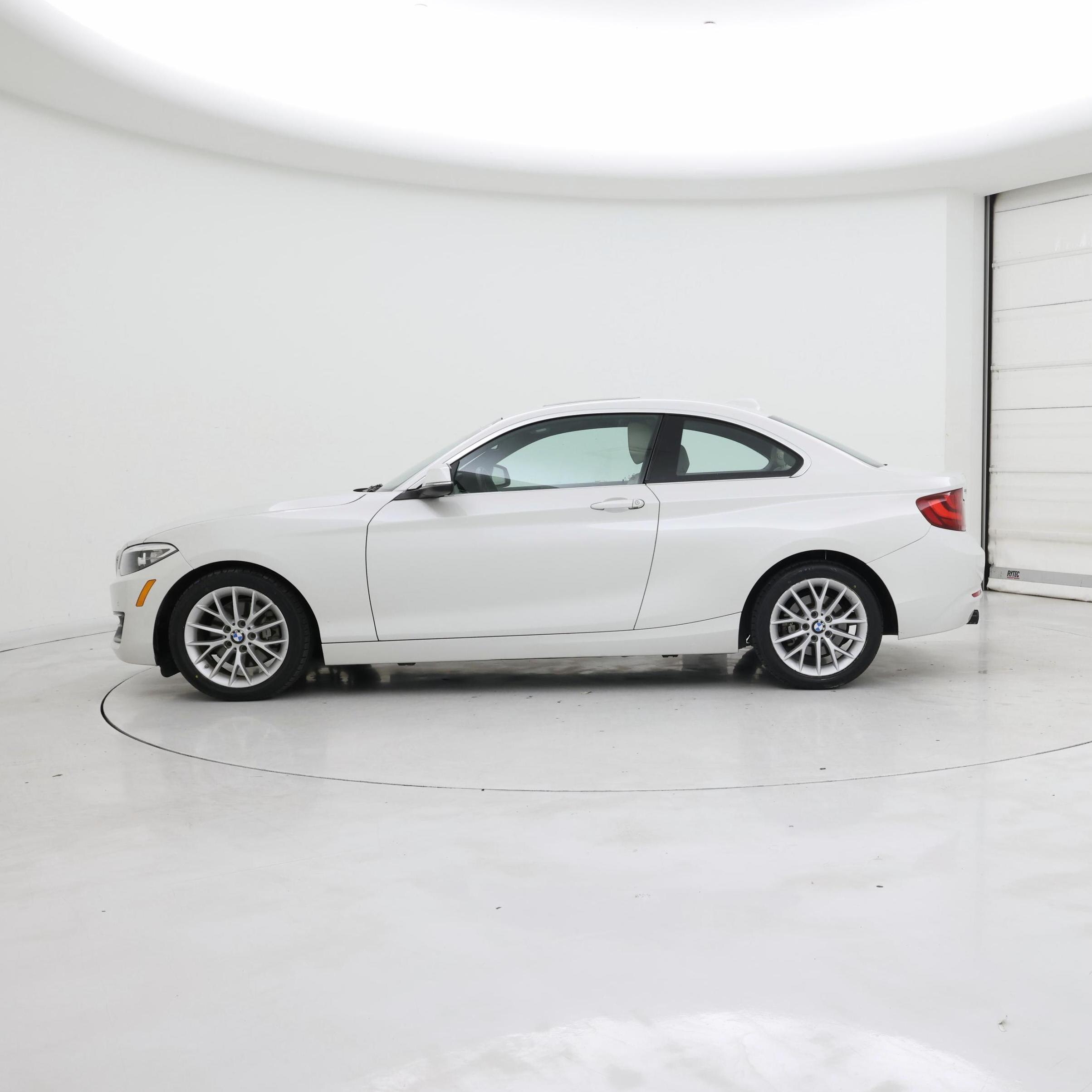 Thumbnail: 2016 BMW 2 Series - 3