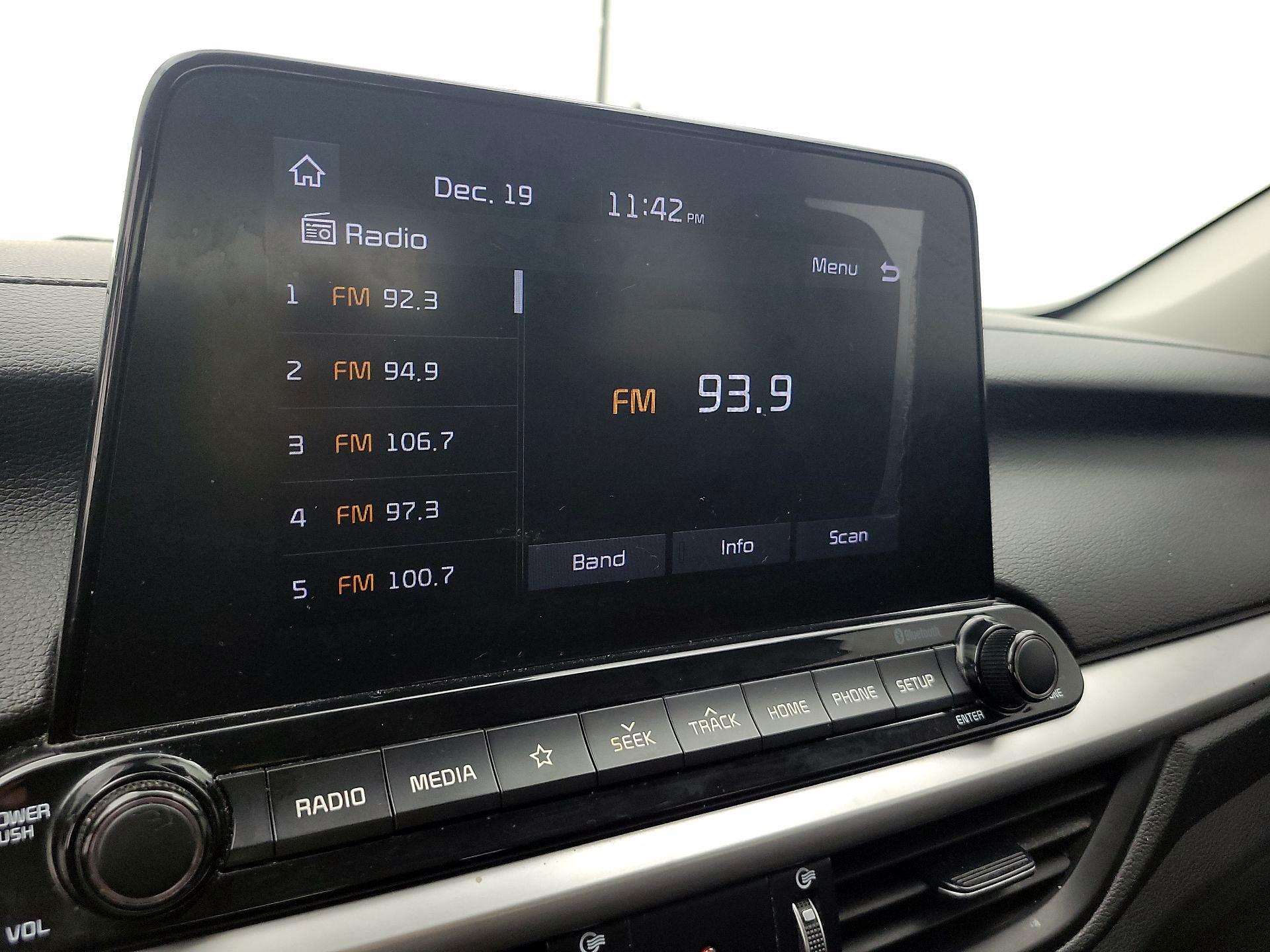 Thumbnail: 2020 Kia Forte - 15