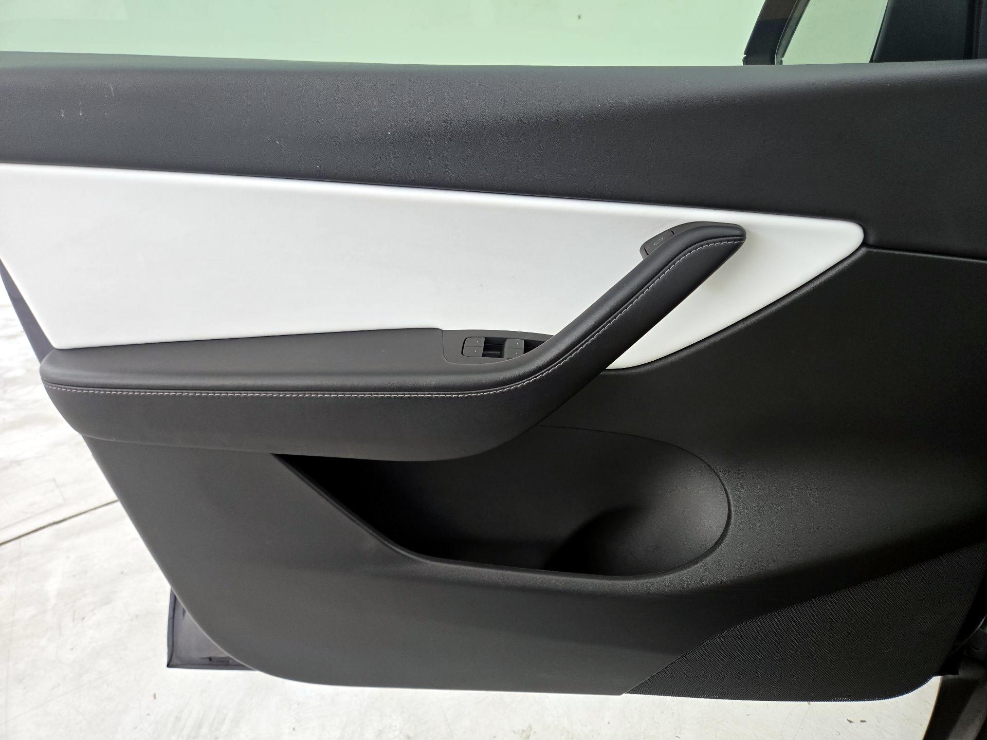 Thumbnail: 2022 Tesla Model Y - 12