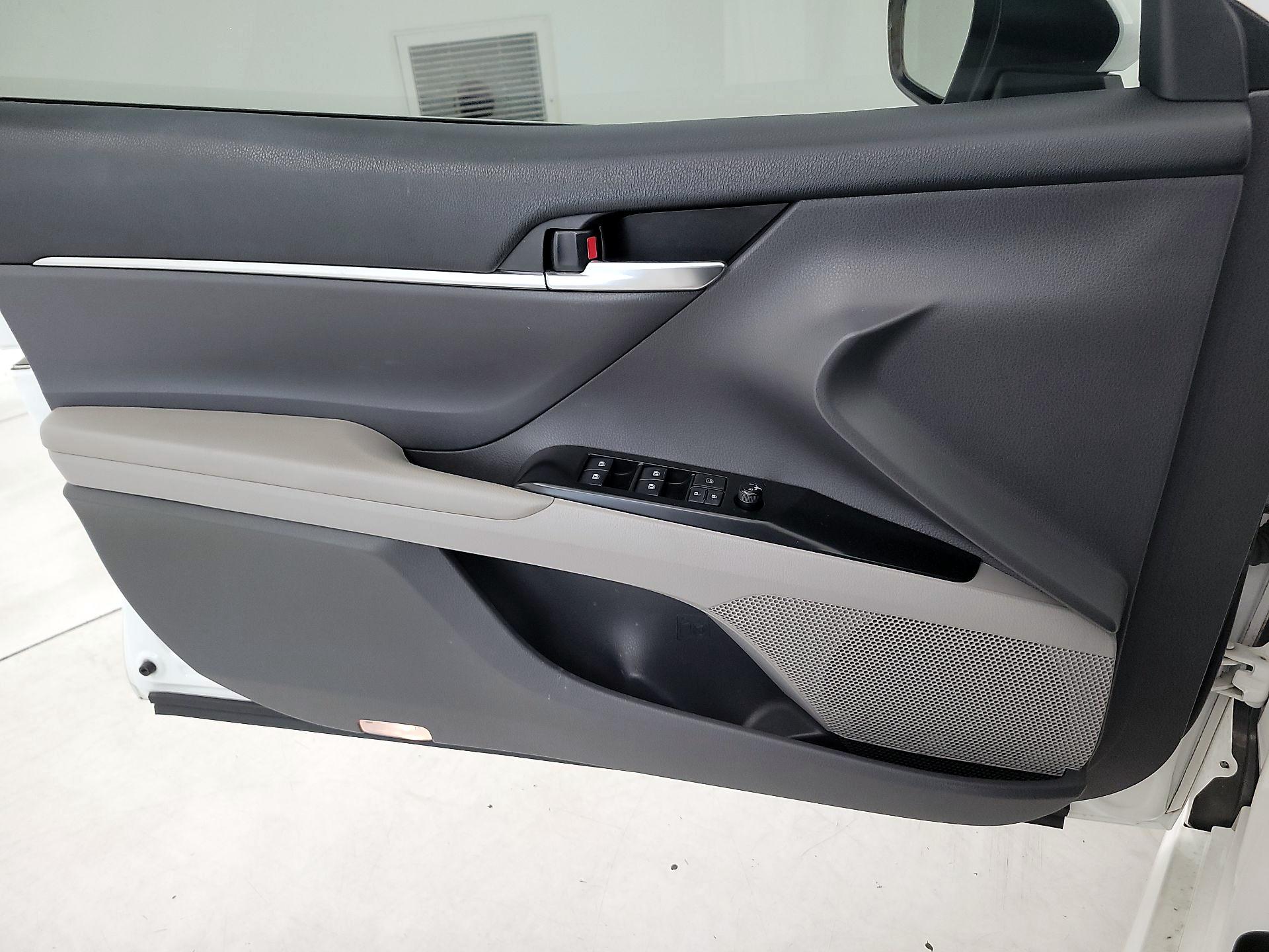 Thumbnail: 2019 Toyota Camry - 12