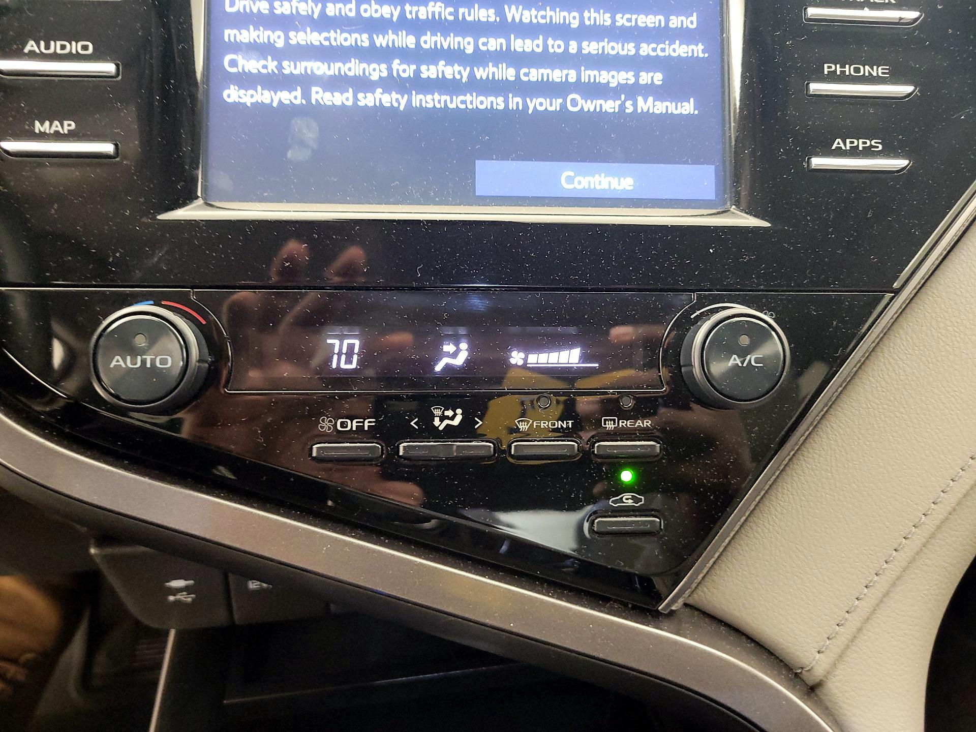 Thumbnail: 2019 Toyota Camry - 16