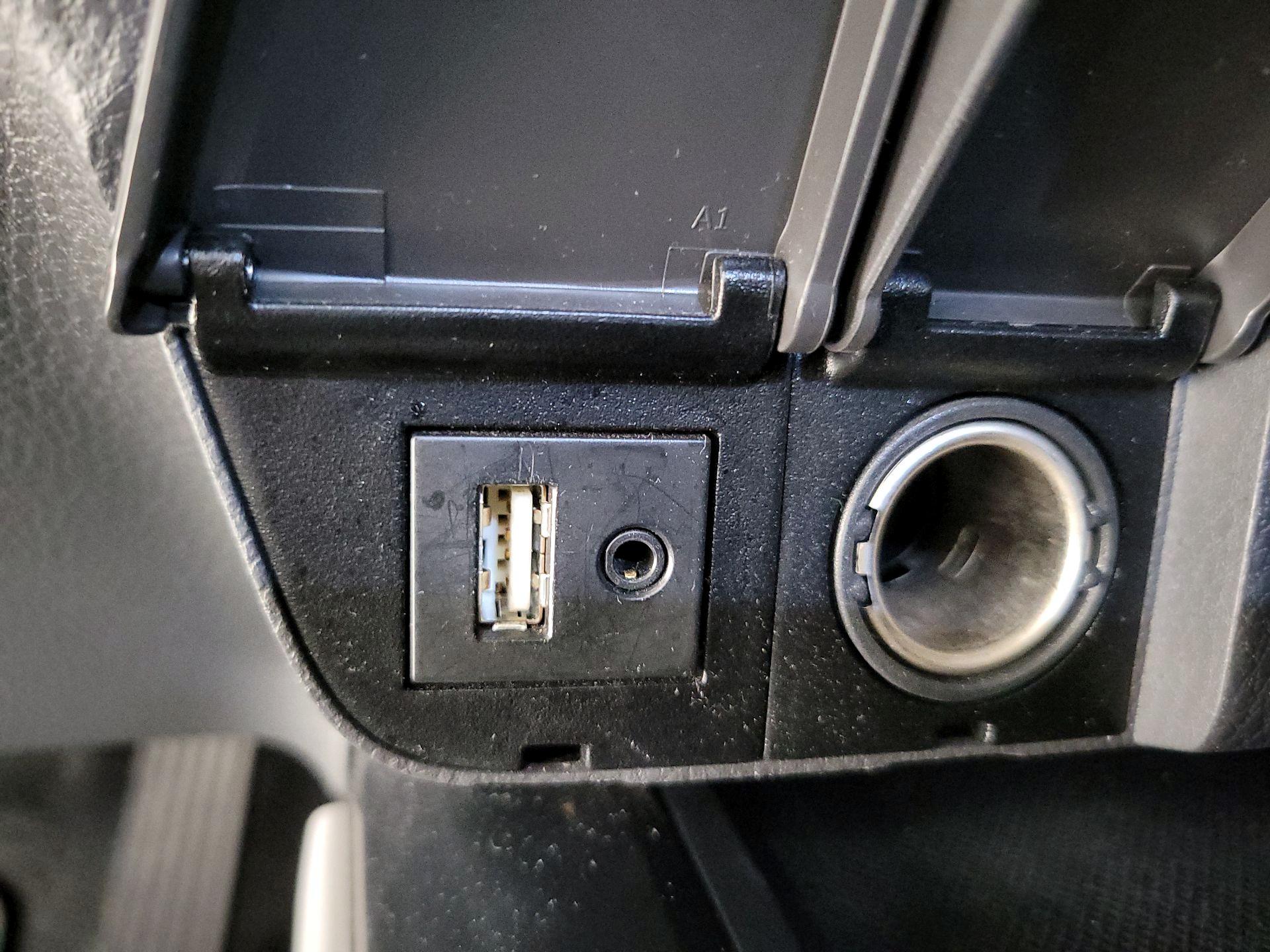 Thumbnail: 2019 Toyota Camry - 18