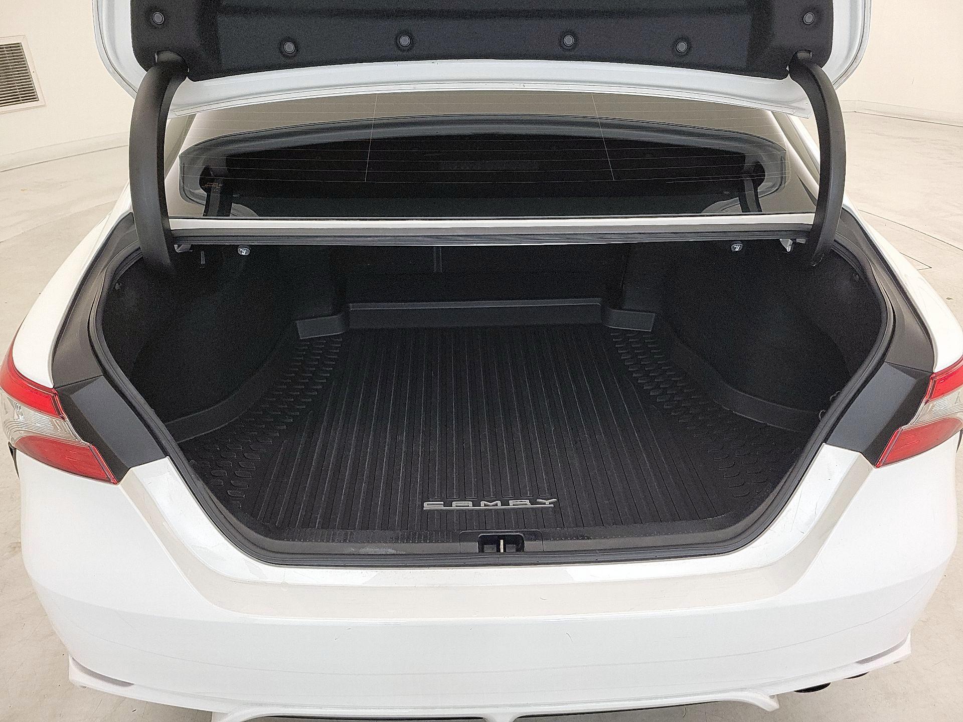 Thumbnail: 2019 Toyota Camry - 20