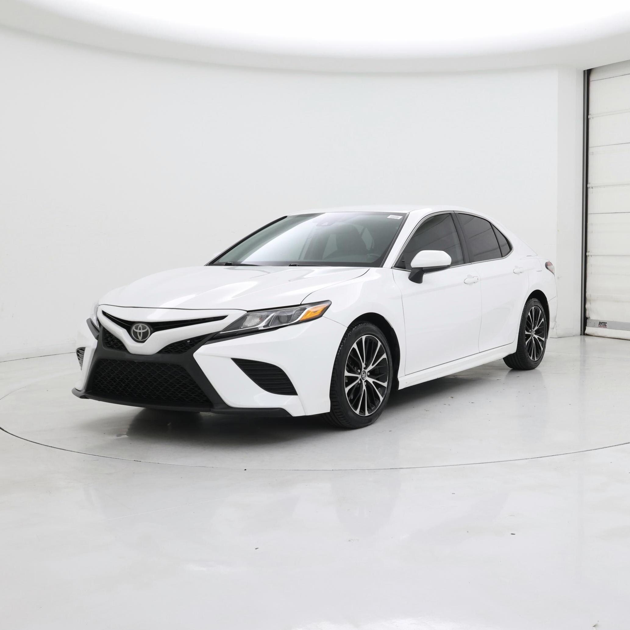 Thumbnail: 2019 Toyota Camry - 4