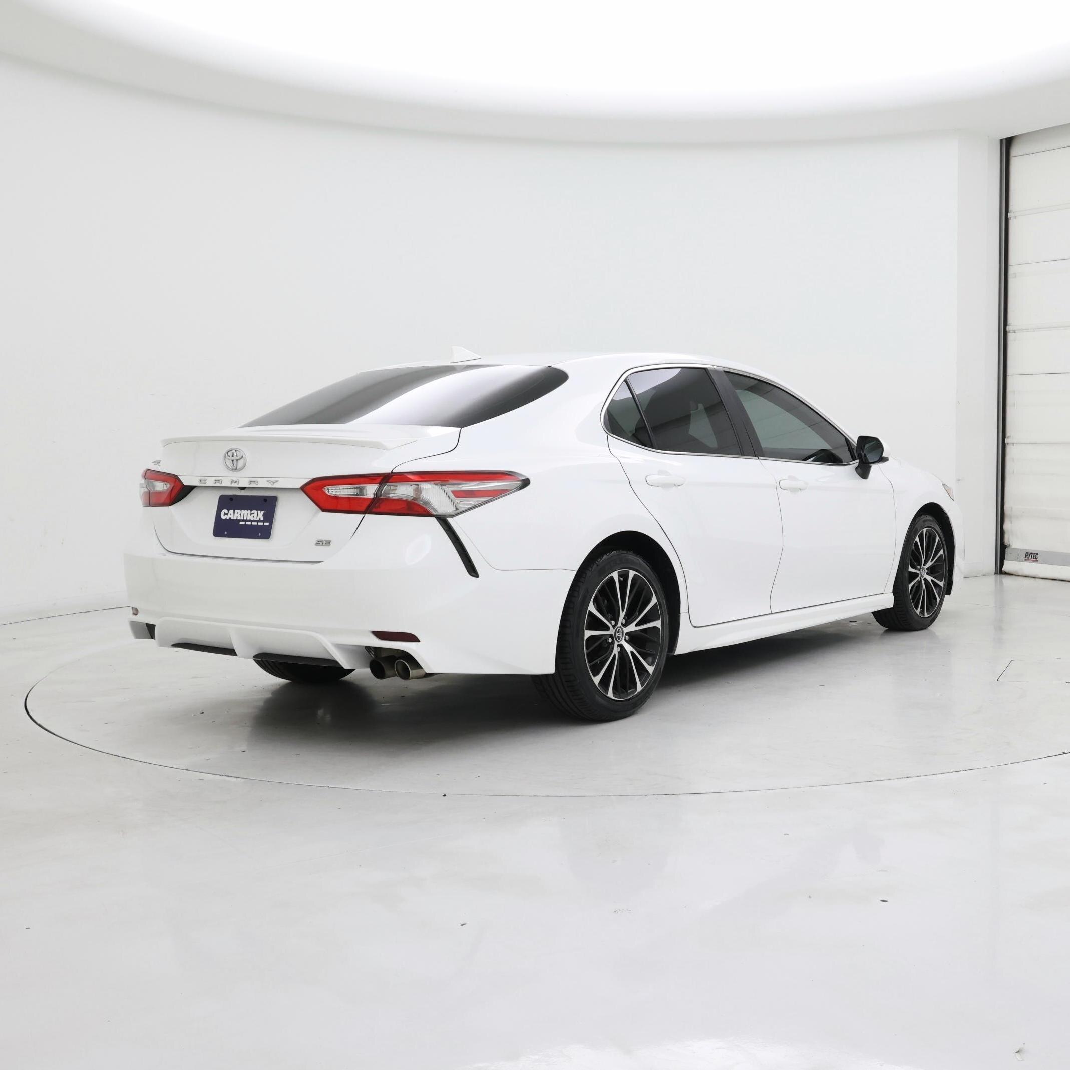 Thumbnail: 2019 Toyota Camry - 8