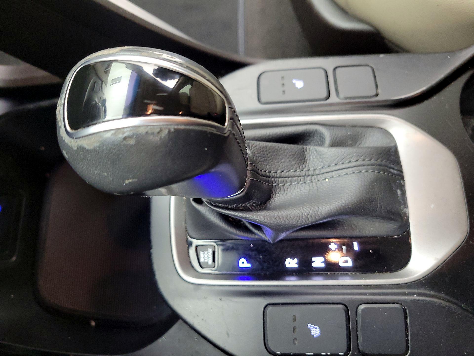 Thumbnail: 2018 Hyundai Santa Fe - 17