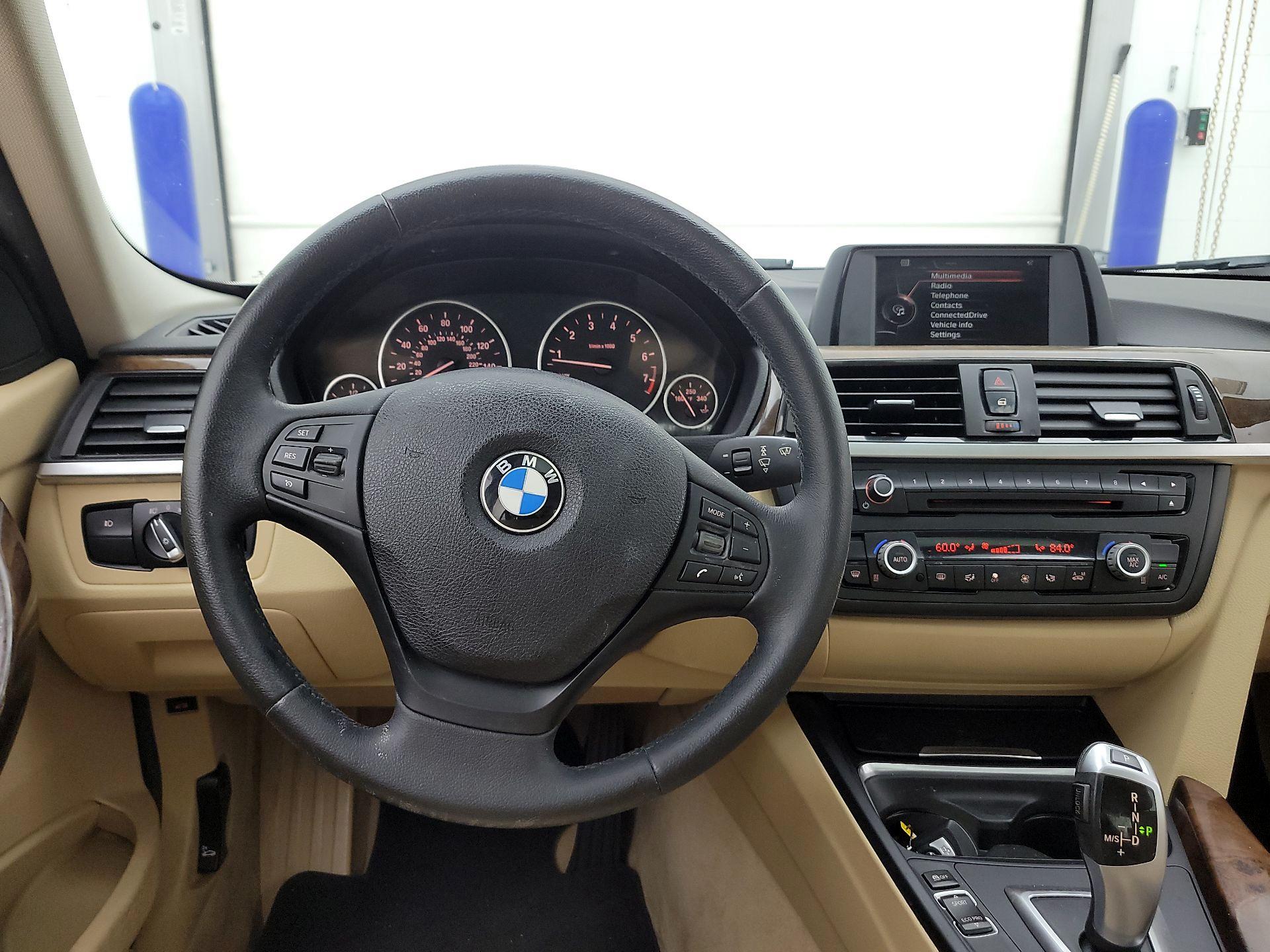 Thumbnail: 2015 BMW 3 Series - 10