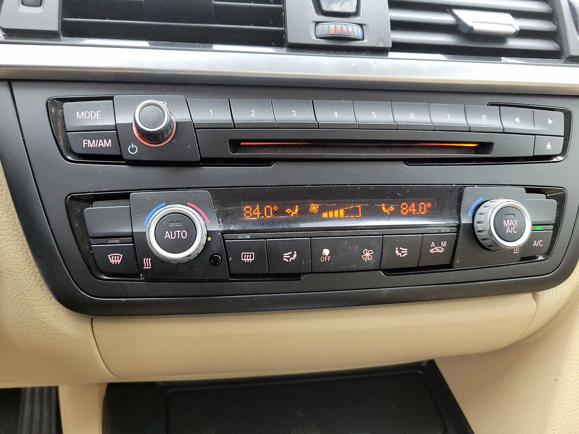 Thumbnail: 2015 BMW 3 Series - 16