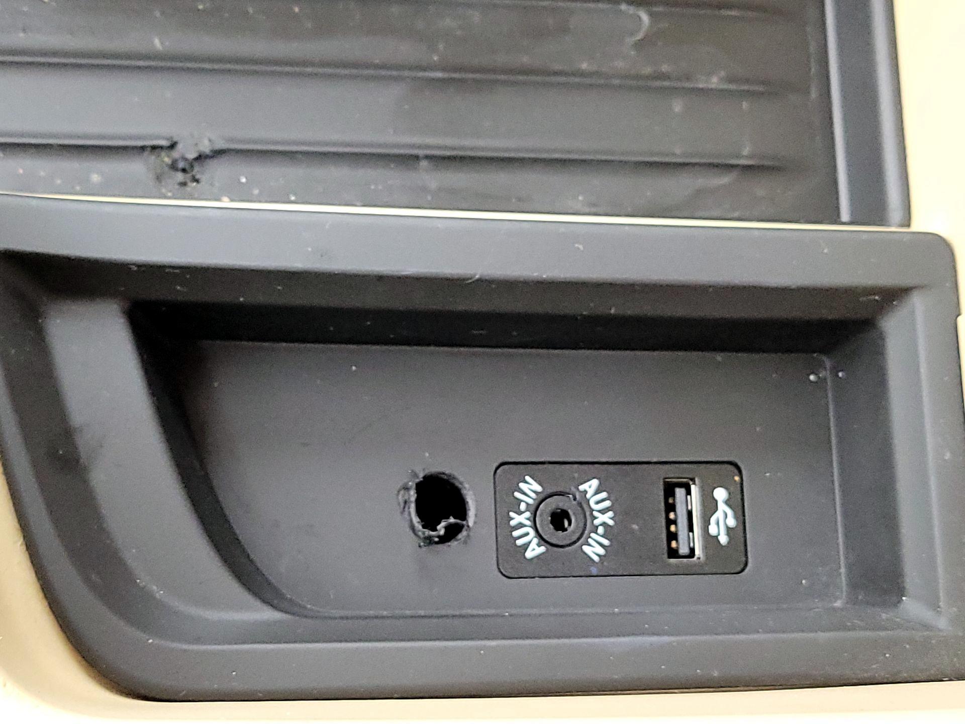 Thumbnail: 2015 BMW 3 Series - 18