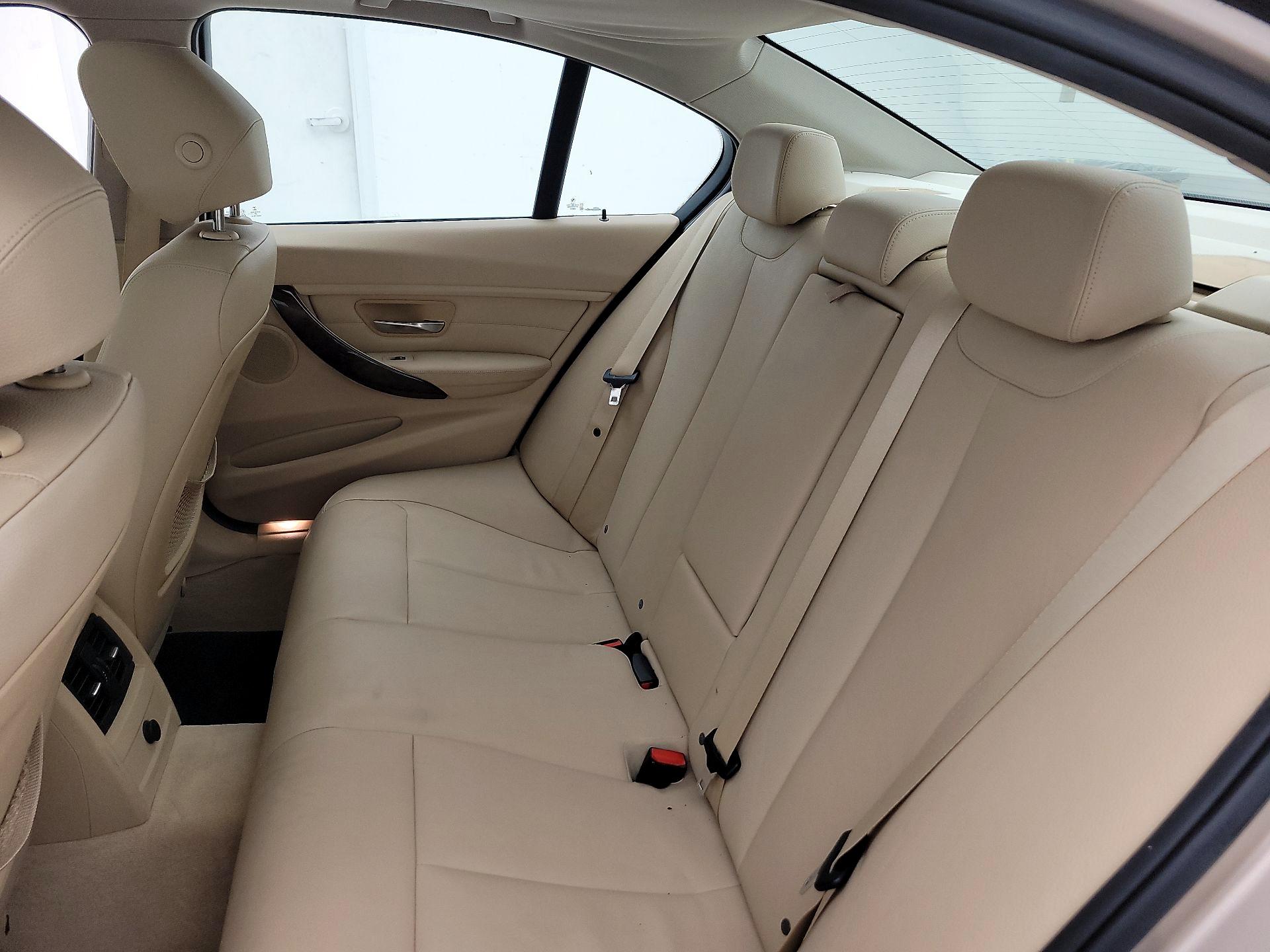 Thumbnail: 2015 BMW 3 Series - 20