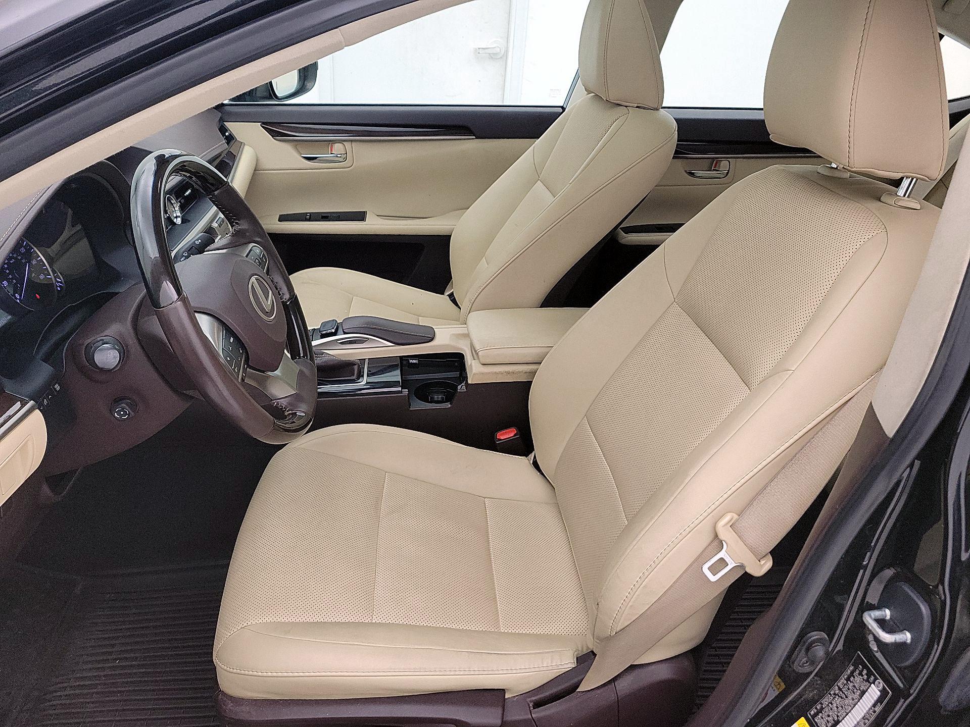 Thumbnail: 2014 Lexus ES - 11