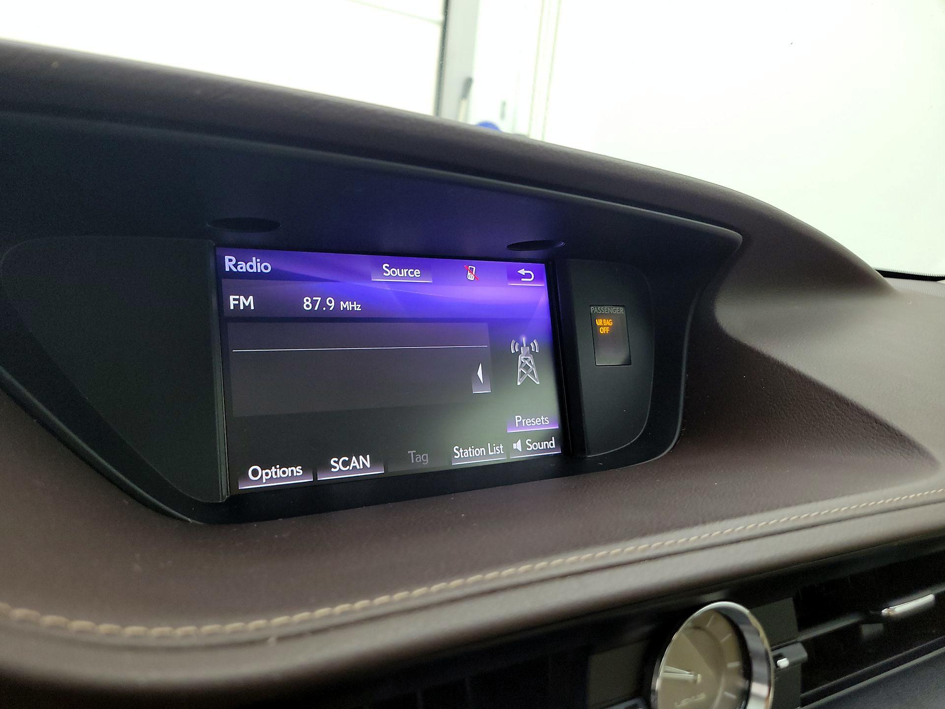 Thumbnail: 2014 Lexus ES - 16