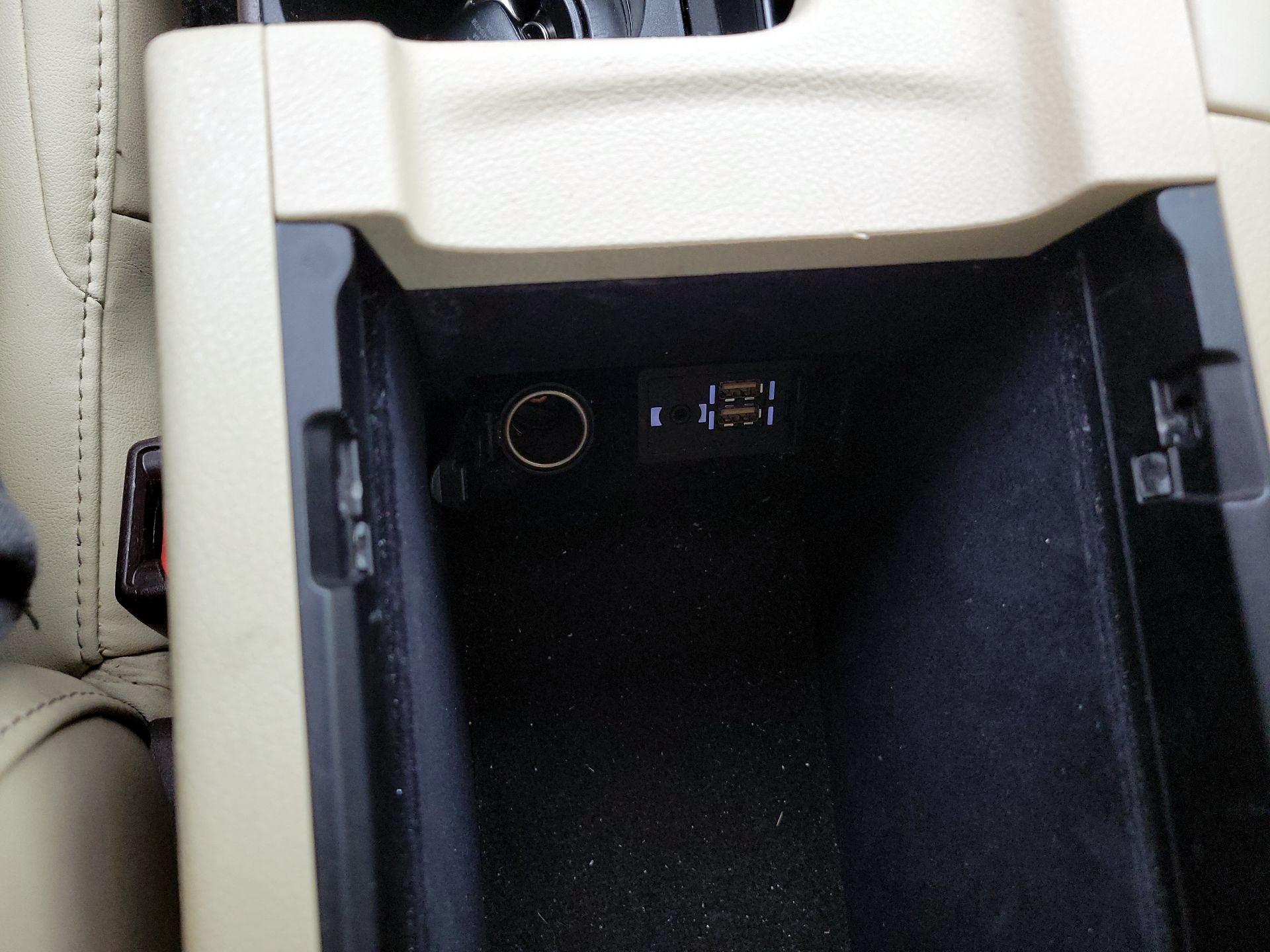 Thumbnail: 2014 Lexus ES - 19