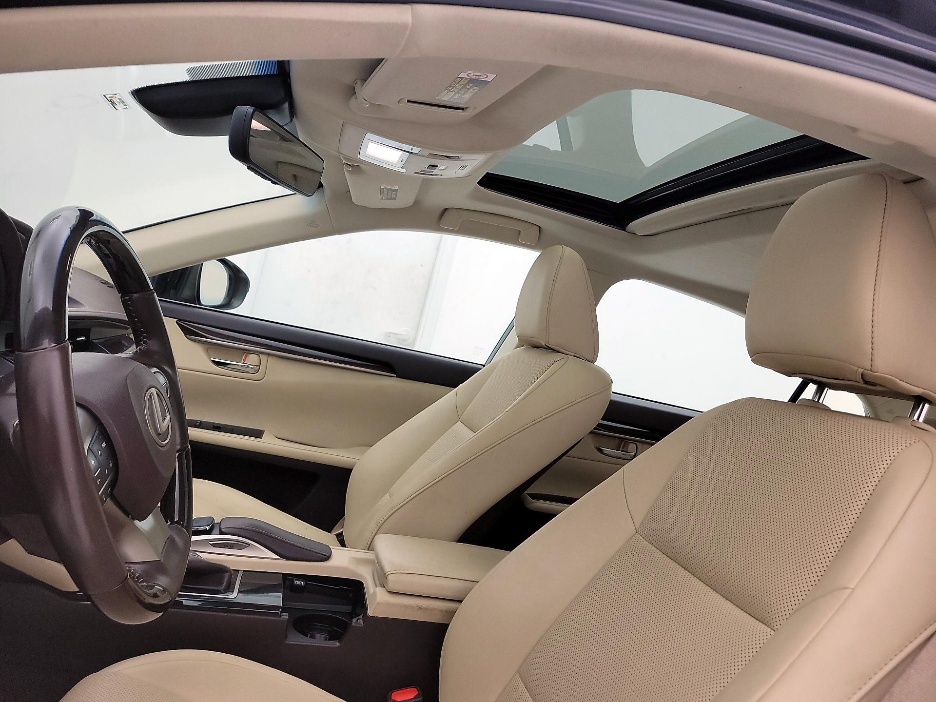 Thumbnail: 2014 Lexus ES - 20