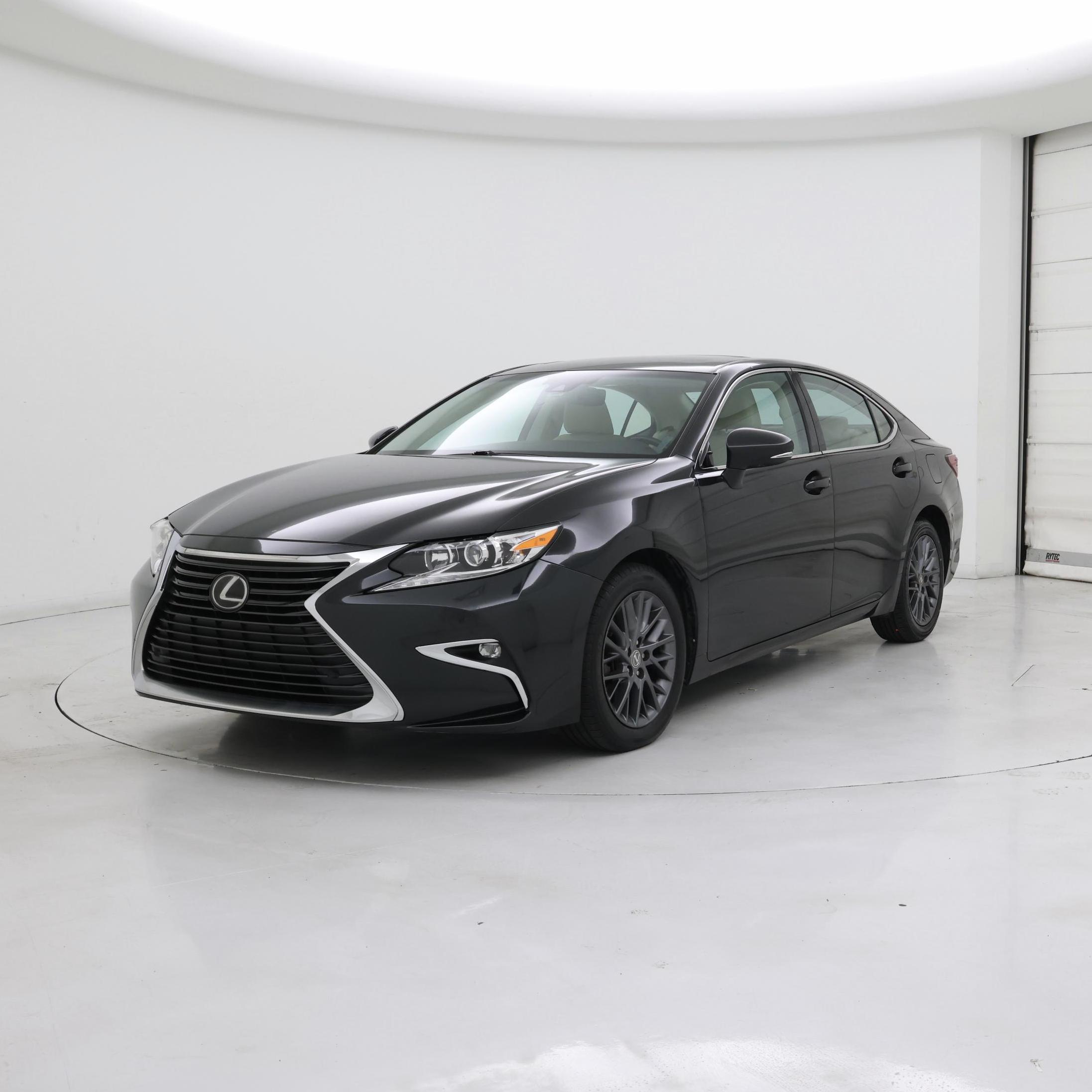 Thumbnail: 2014 Lexus ES - 4