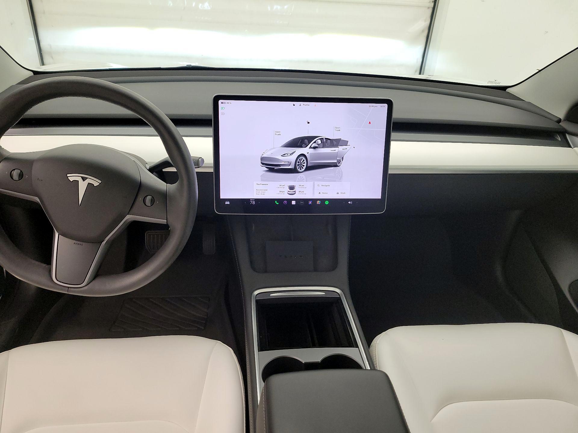 Thumbnail: 2022 Tesla Model 3 - 9